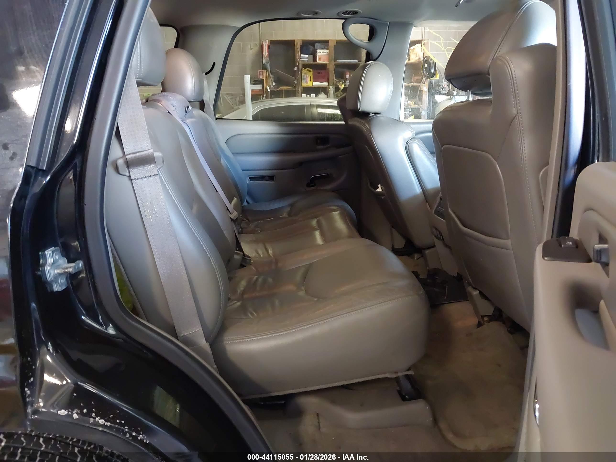 GMC YUKON image 8