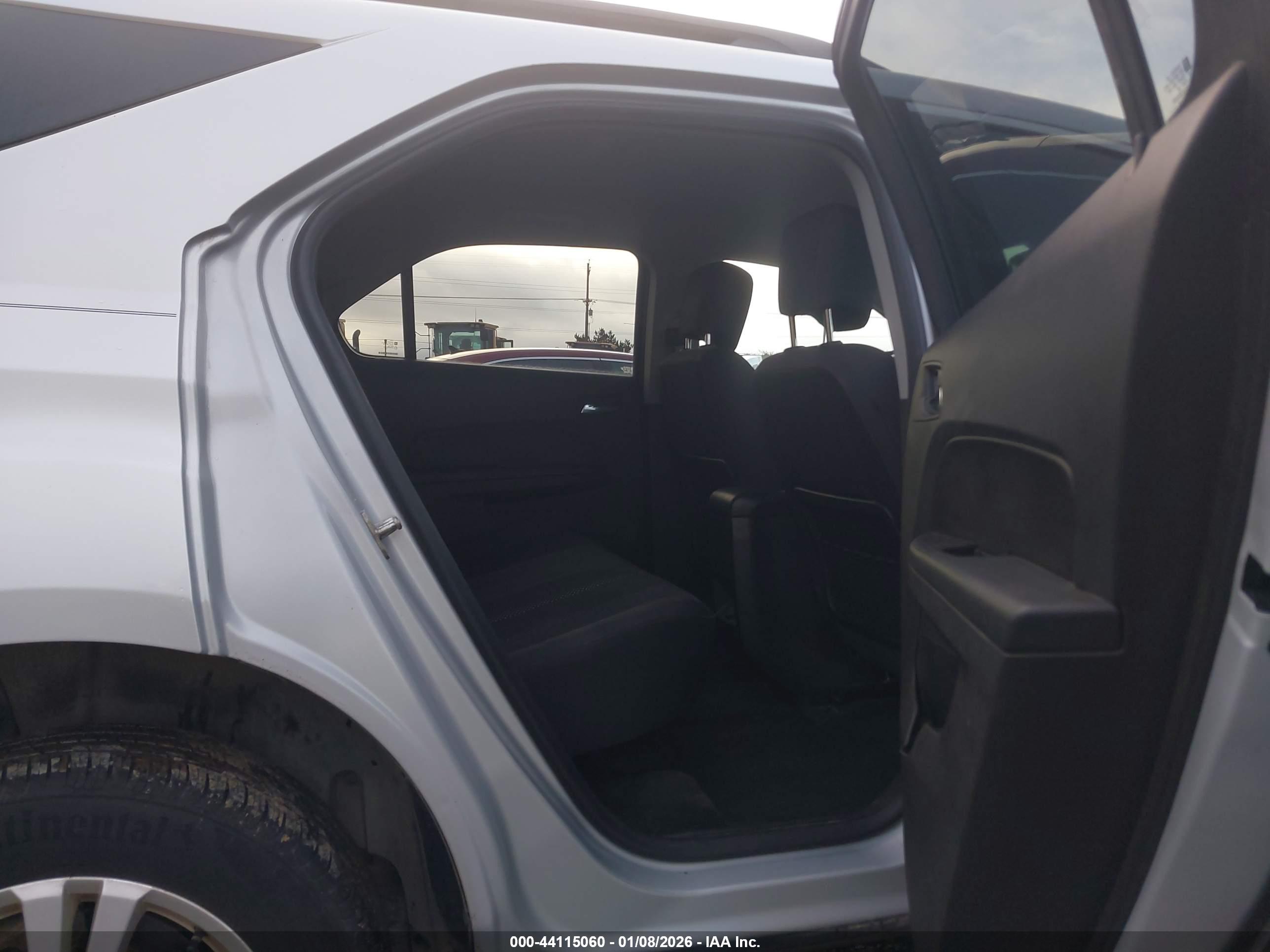 CHEVROLET EQUINOX image 8