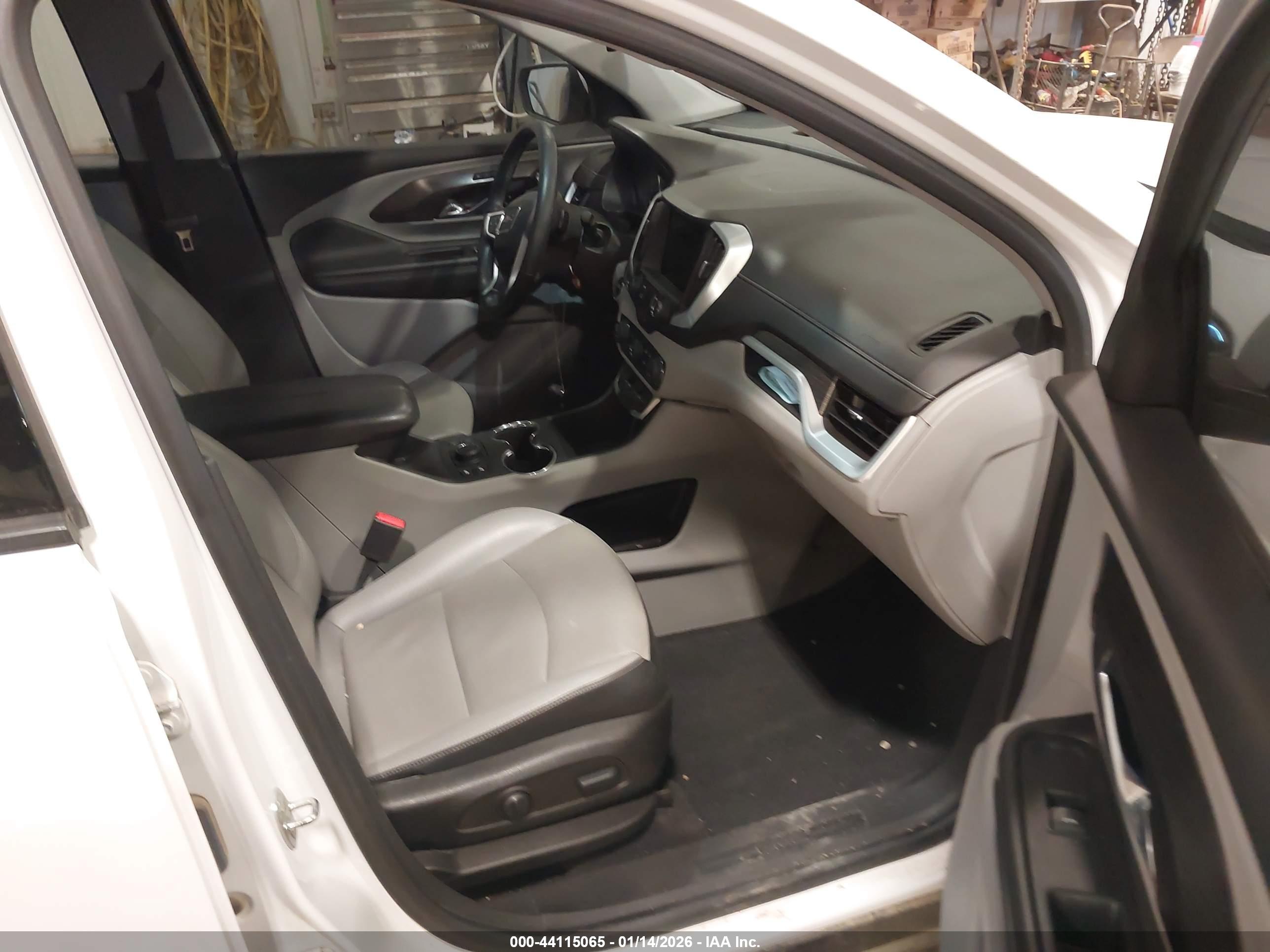 GMC TERRAIN image 5