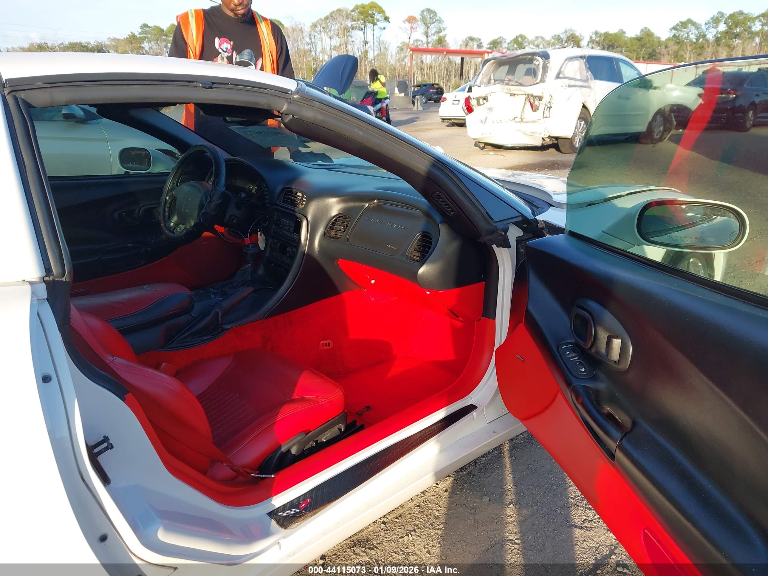 CHEVROLET CORVETTE image 5