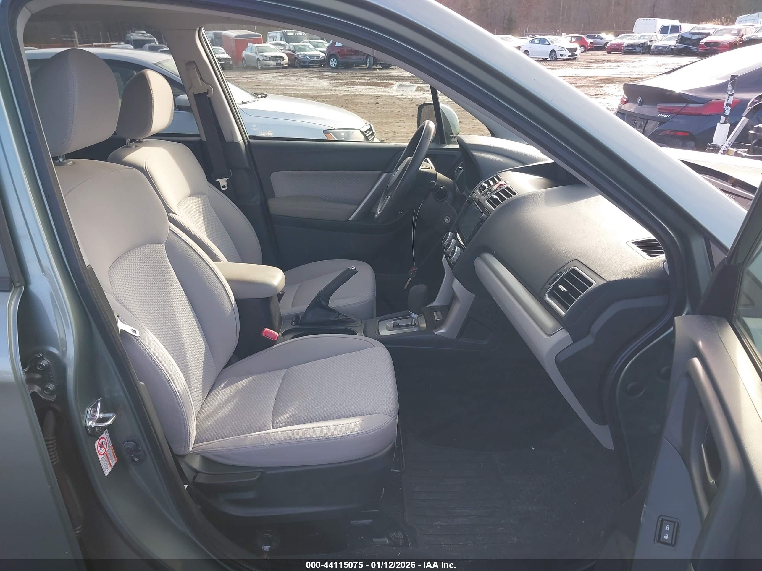 SUBARU FORESTER image 5