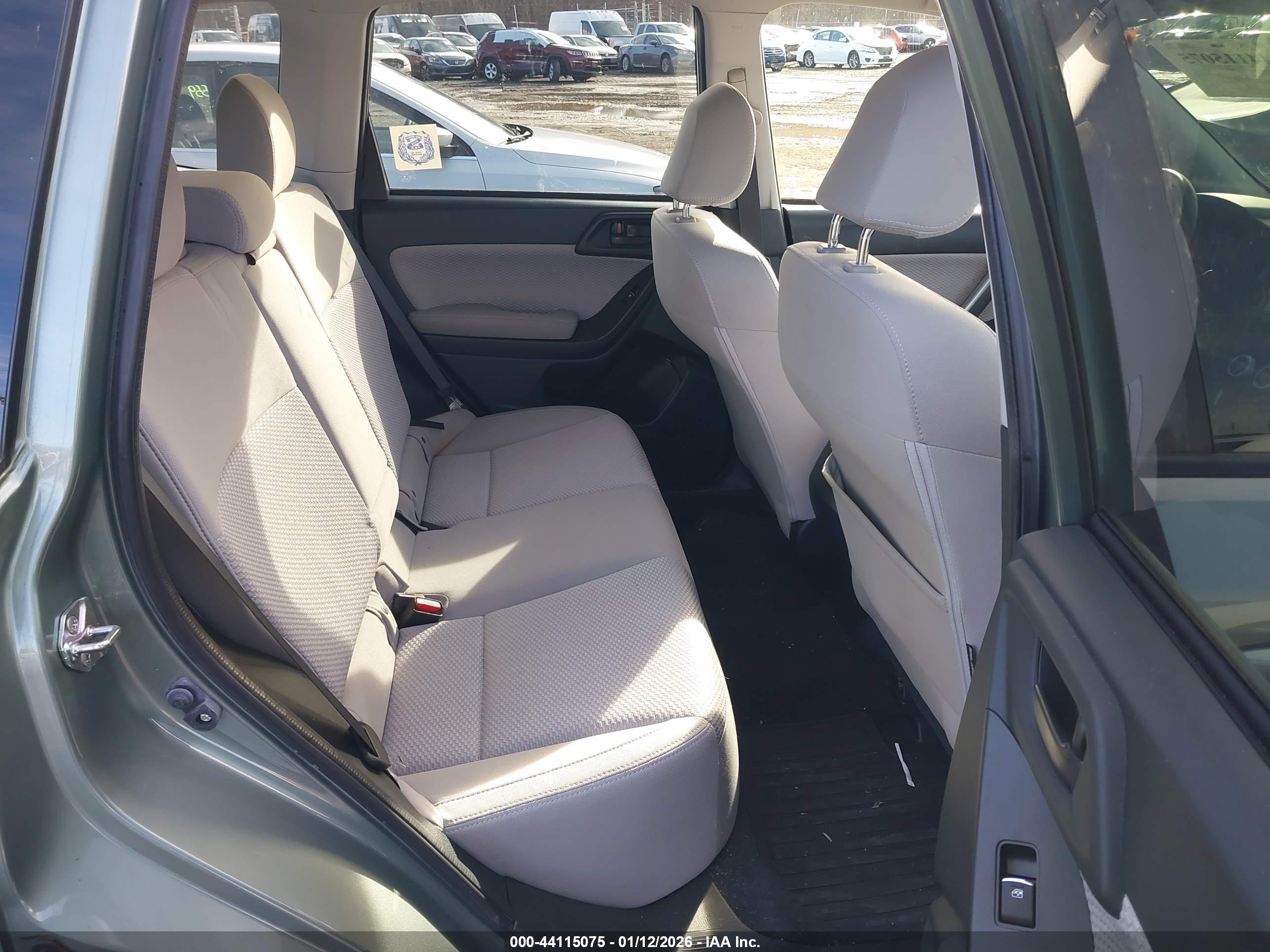 SUBARU FORESTER image 8