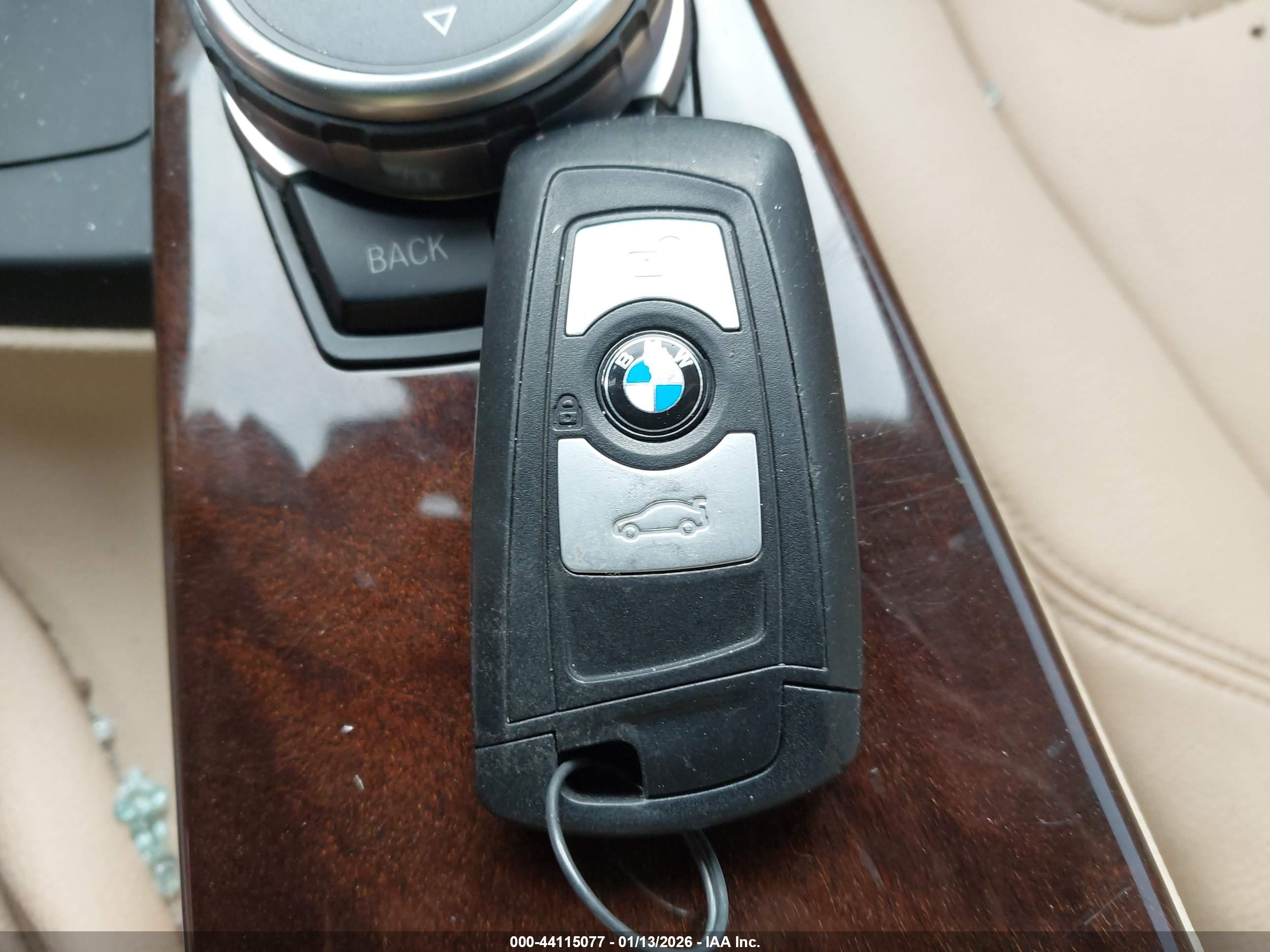 BMW 320I image 11