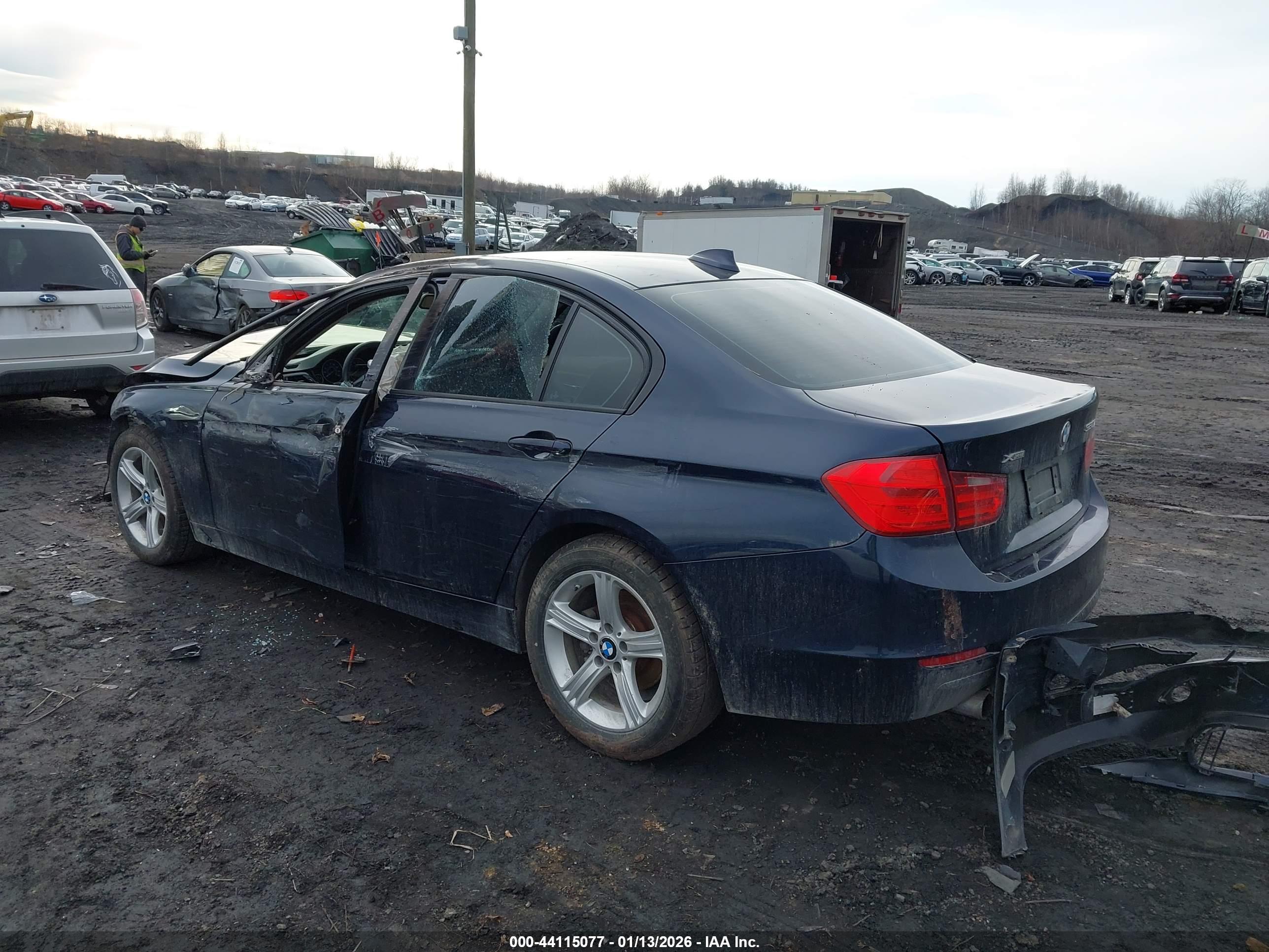 BMW 320I image 3