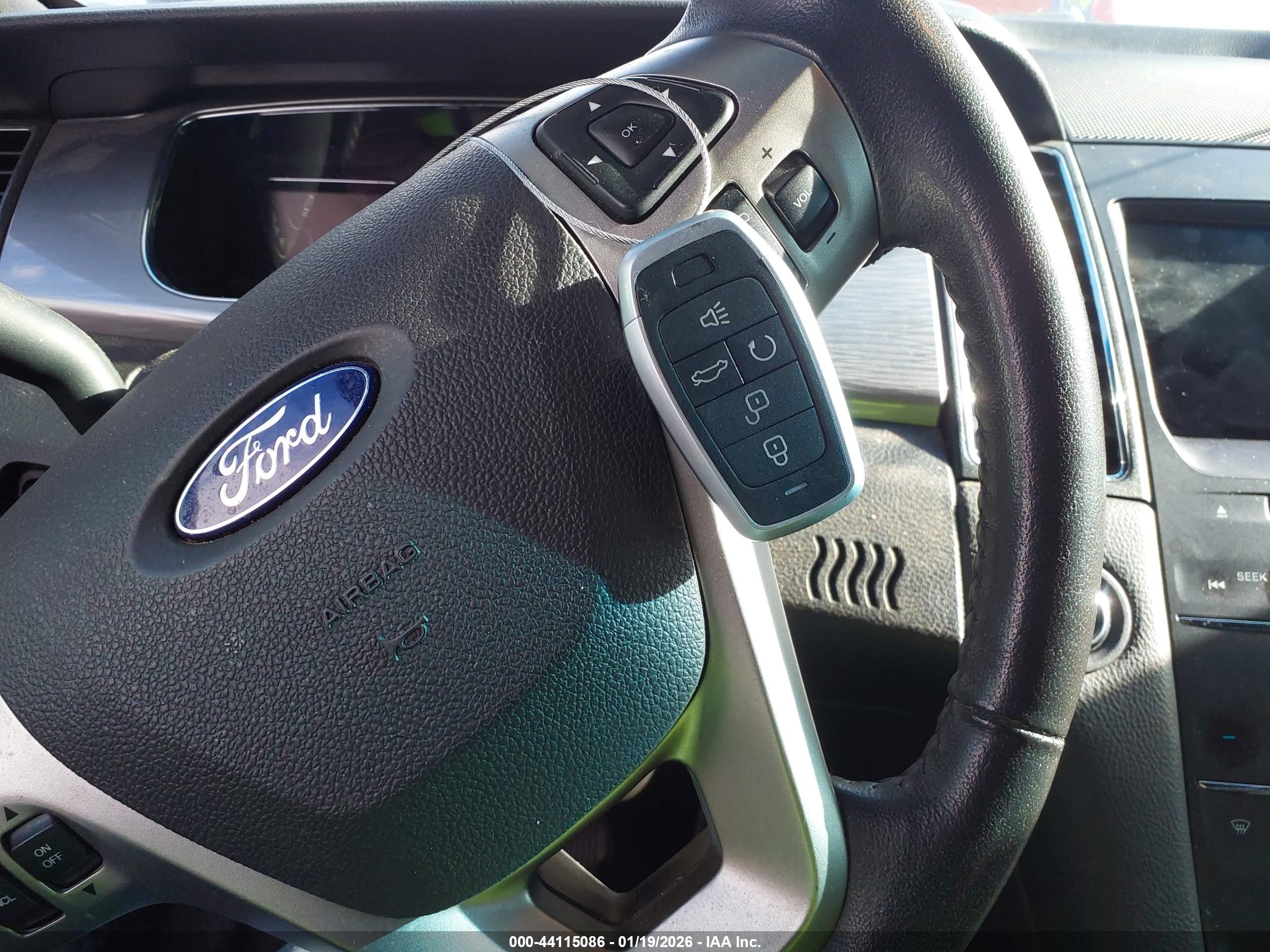 FORD TAURUS image 11