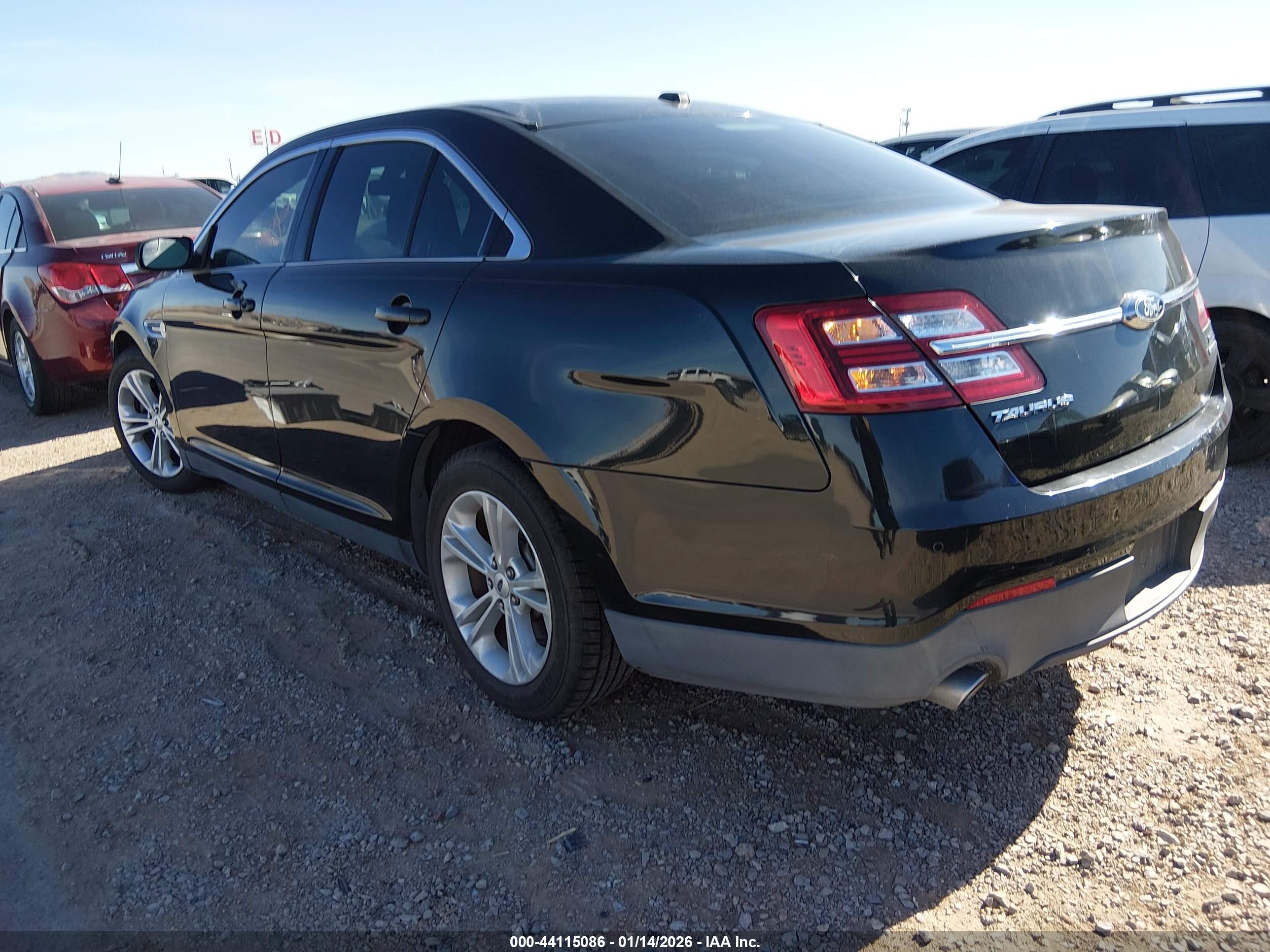 FORD TAURUS image 3