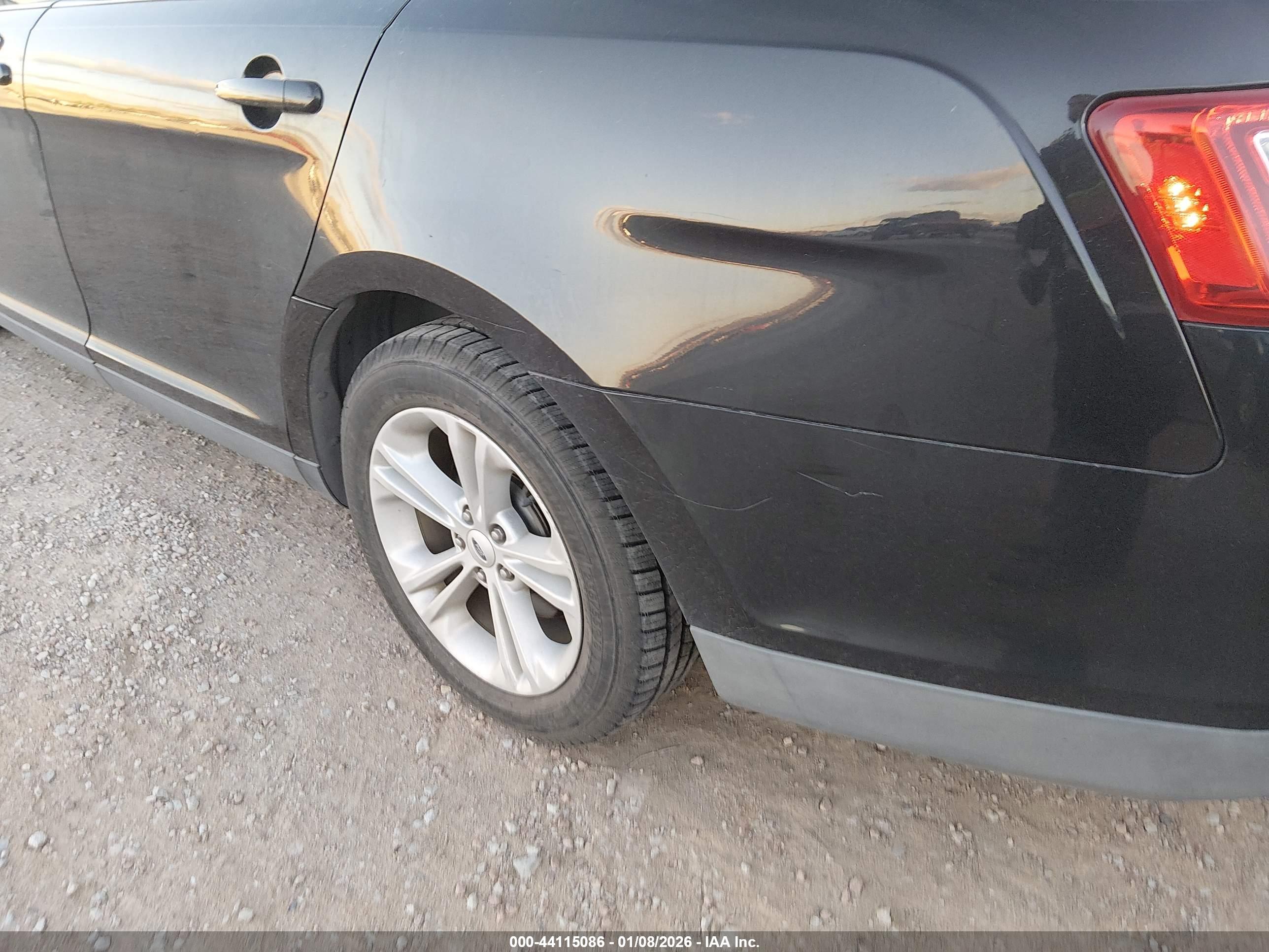FORD TAURUS image 6