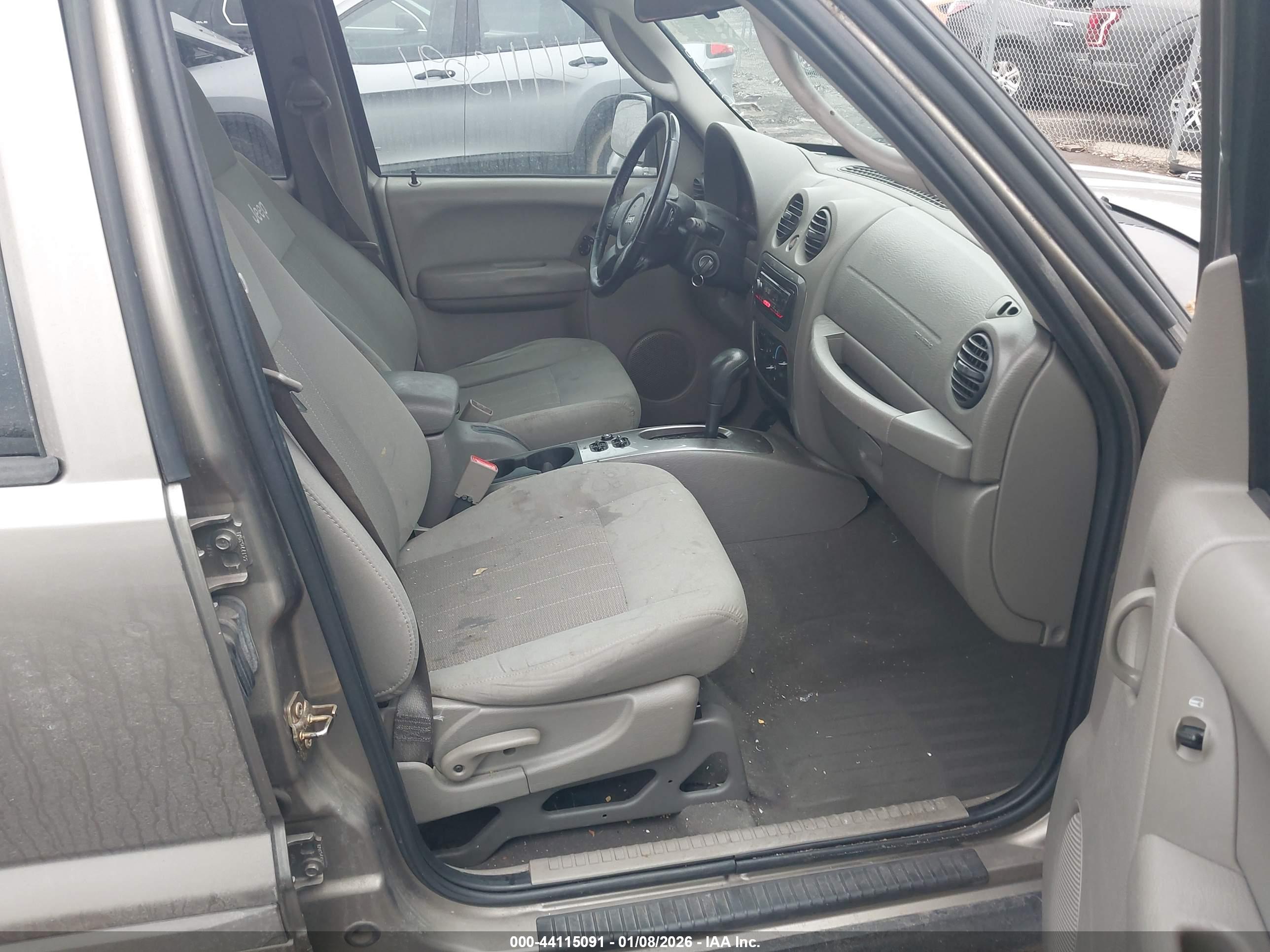JEEP LIBERTY image 5