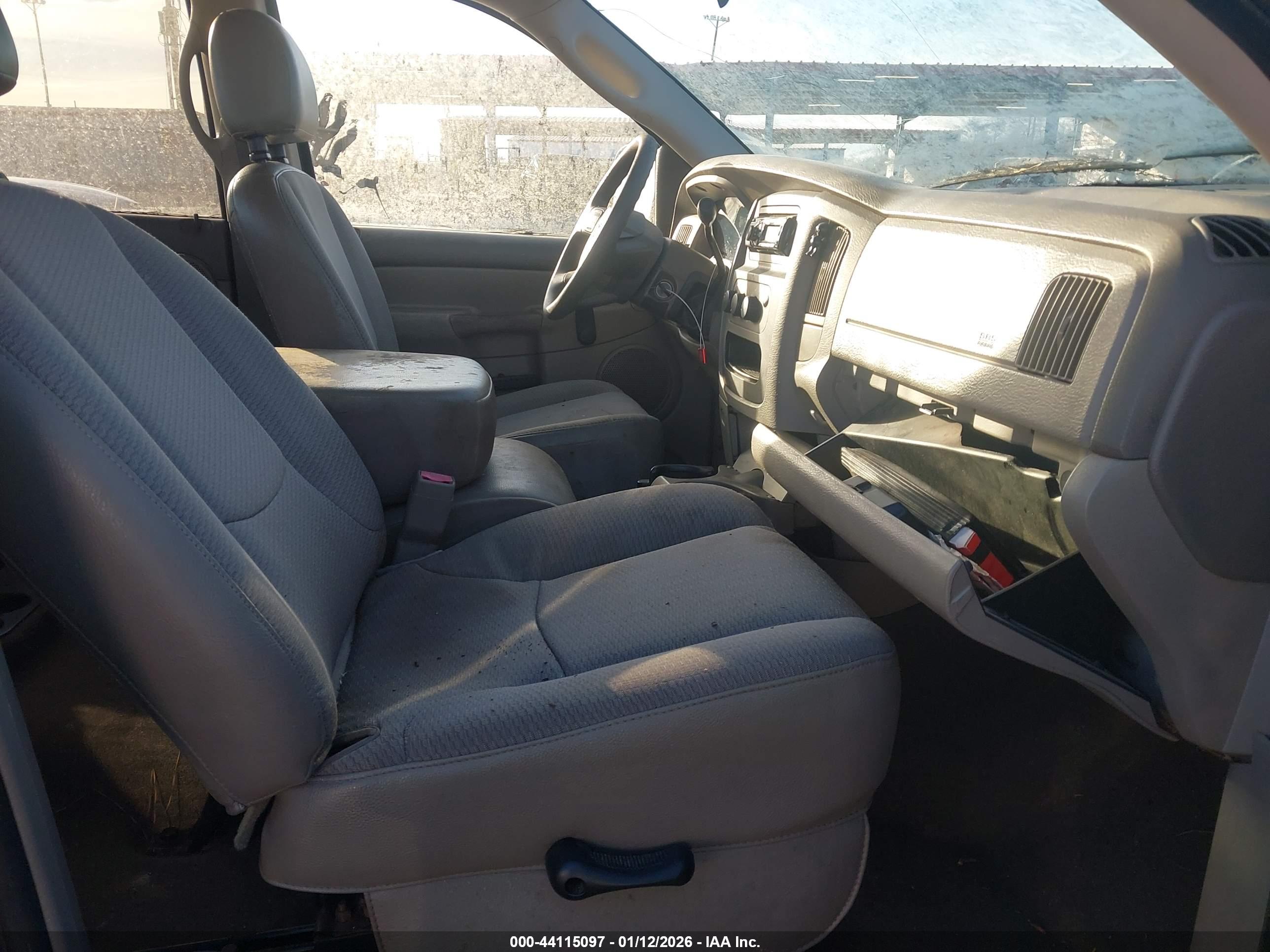 DODGE RAM image 5