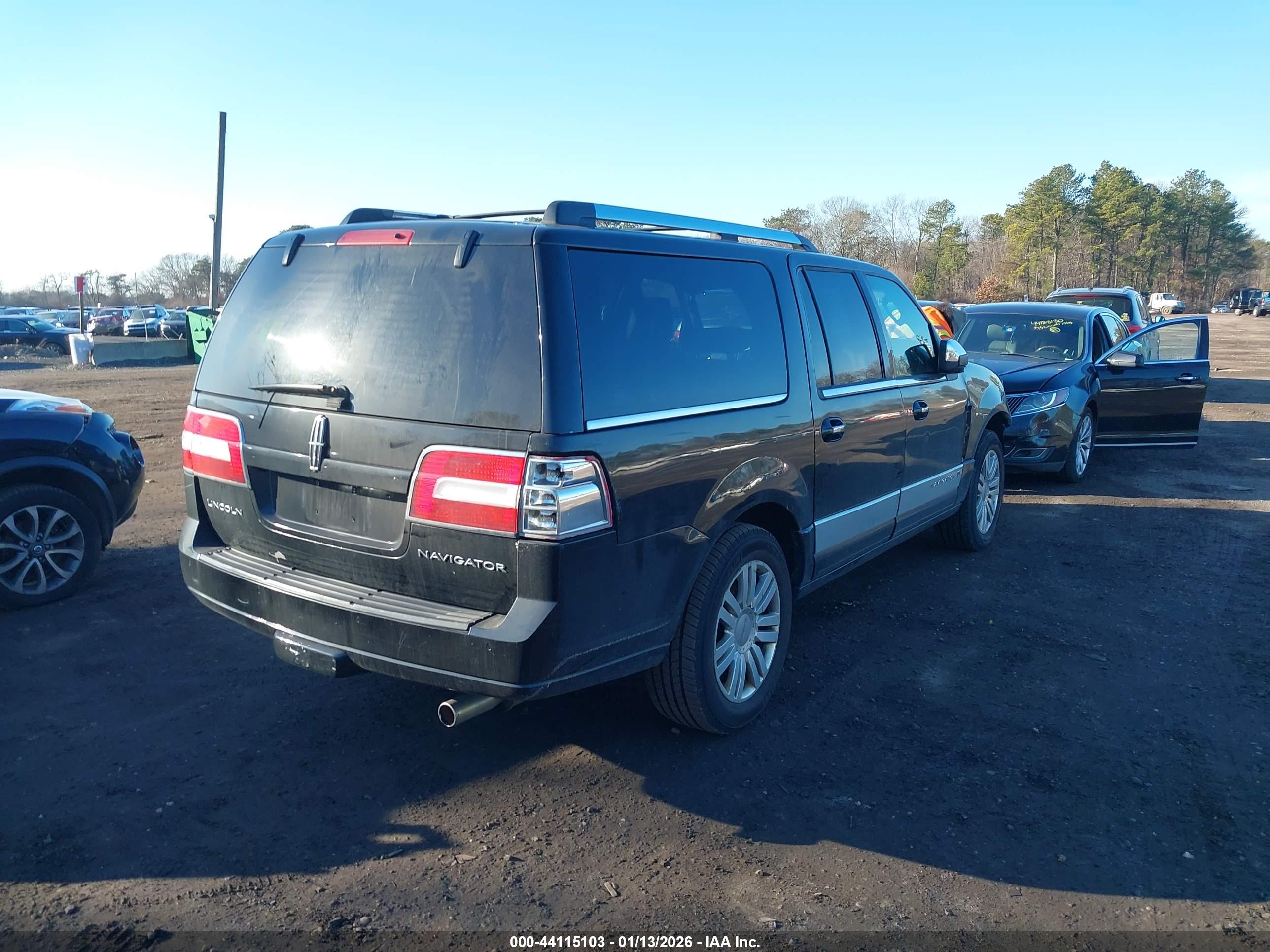 LINCOLN NAVIGATOR image 4