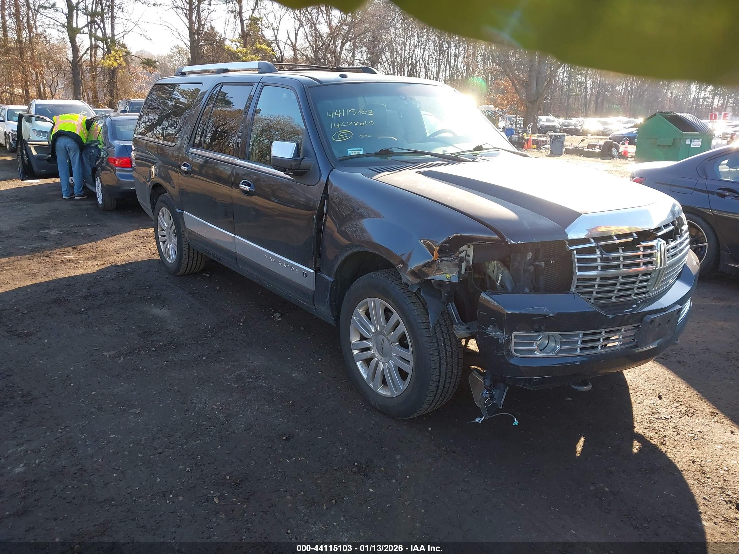 LINCOLN NAVIGATOR image 6