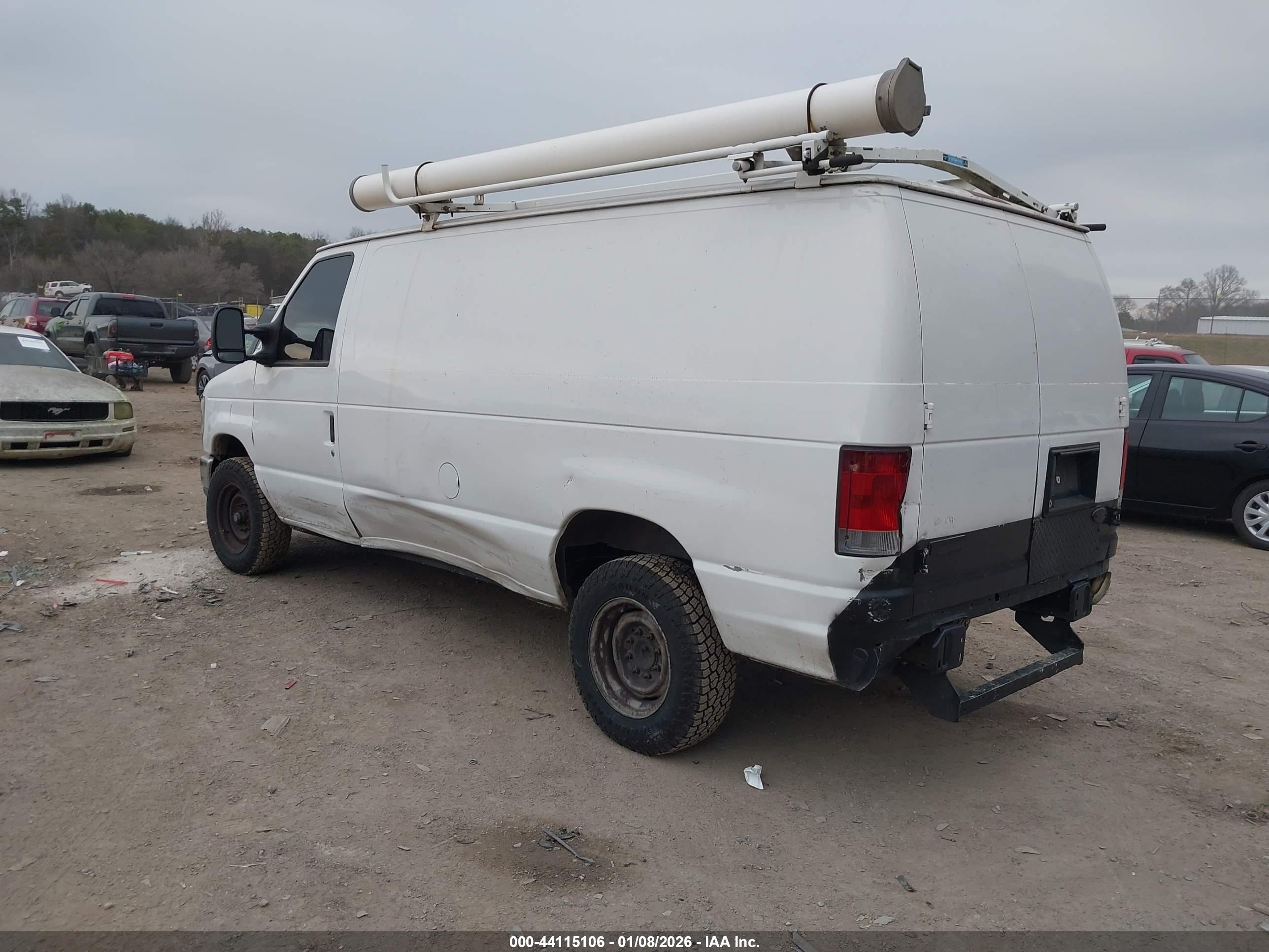 FORD E-150 image 3