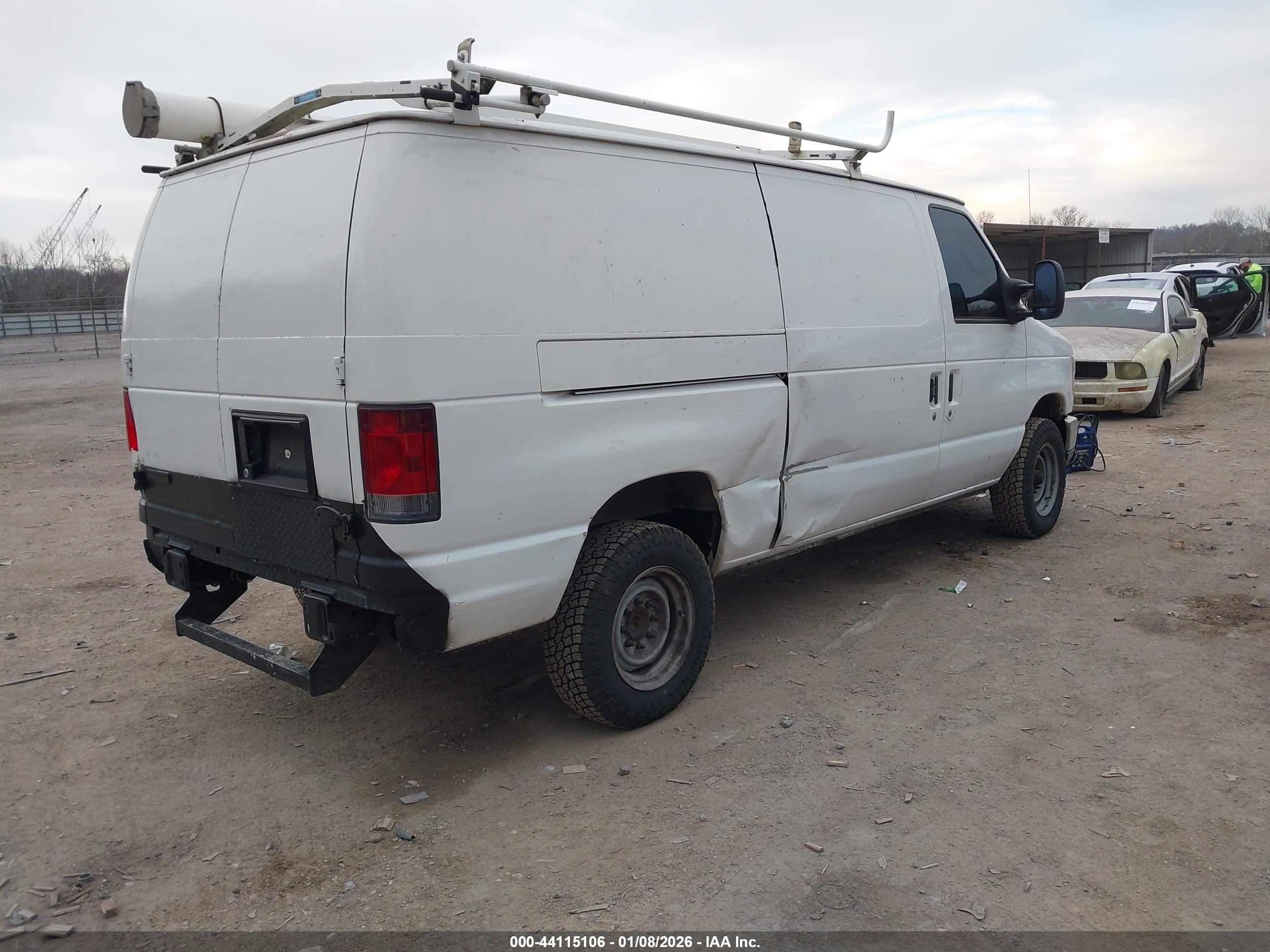 FORD E-150 image 4