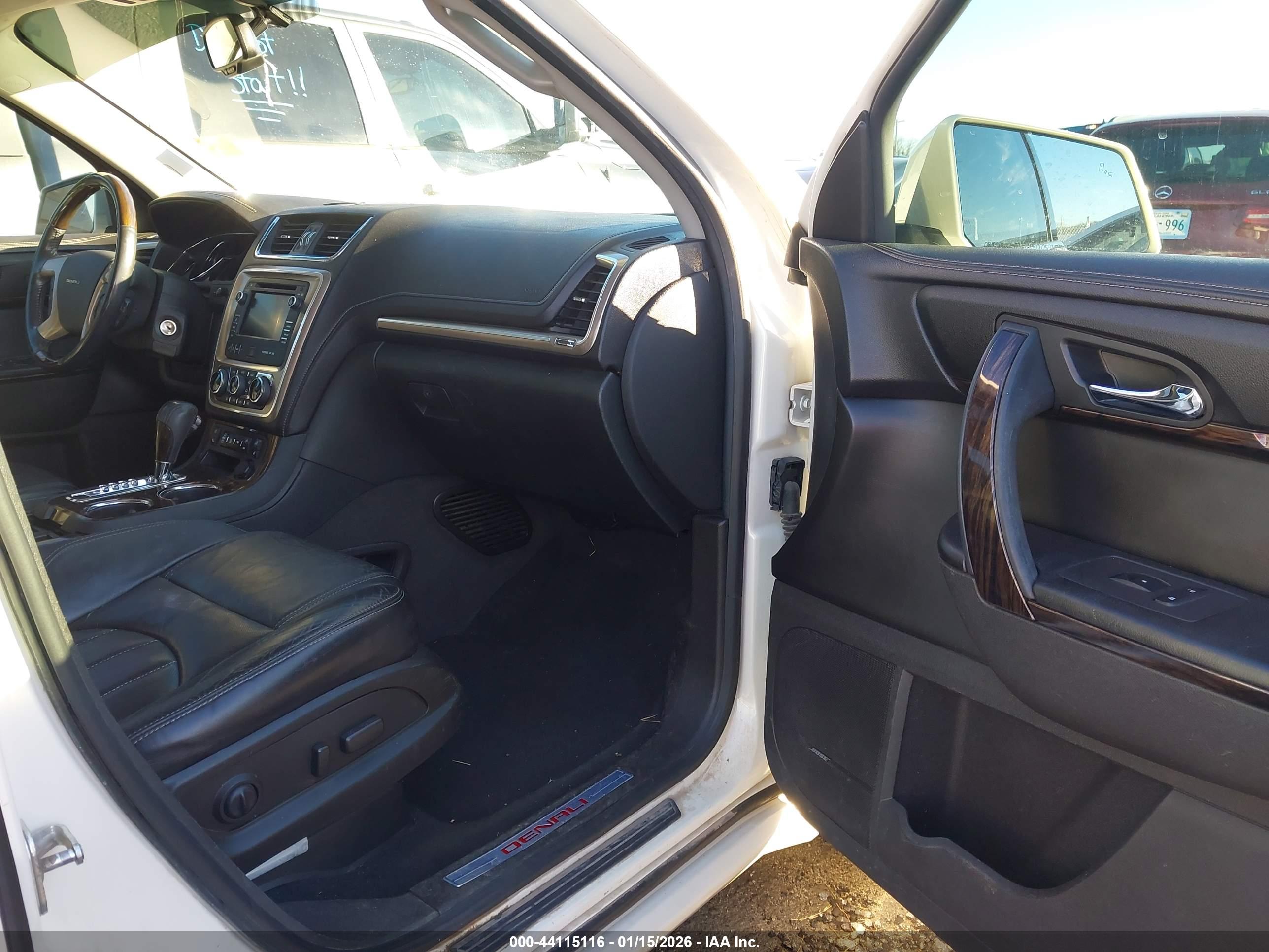 GMC ACADIA image 5
