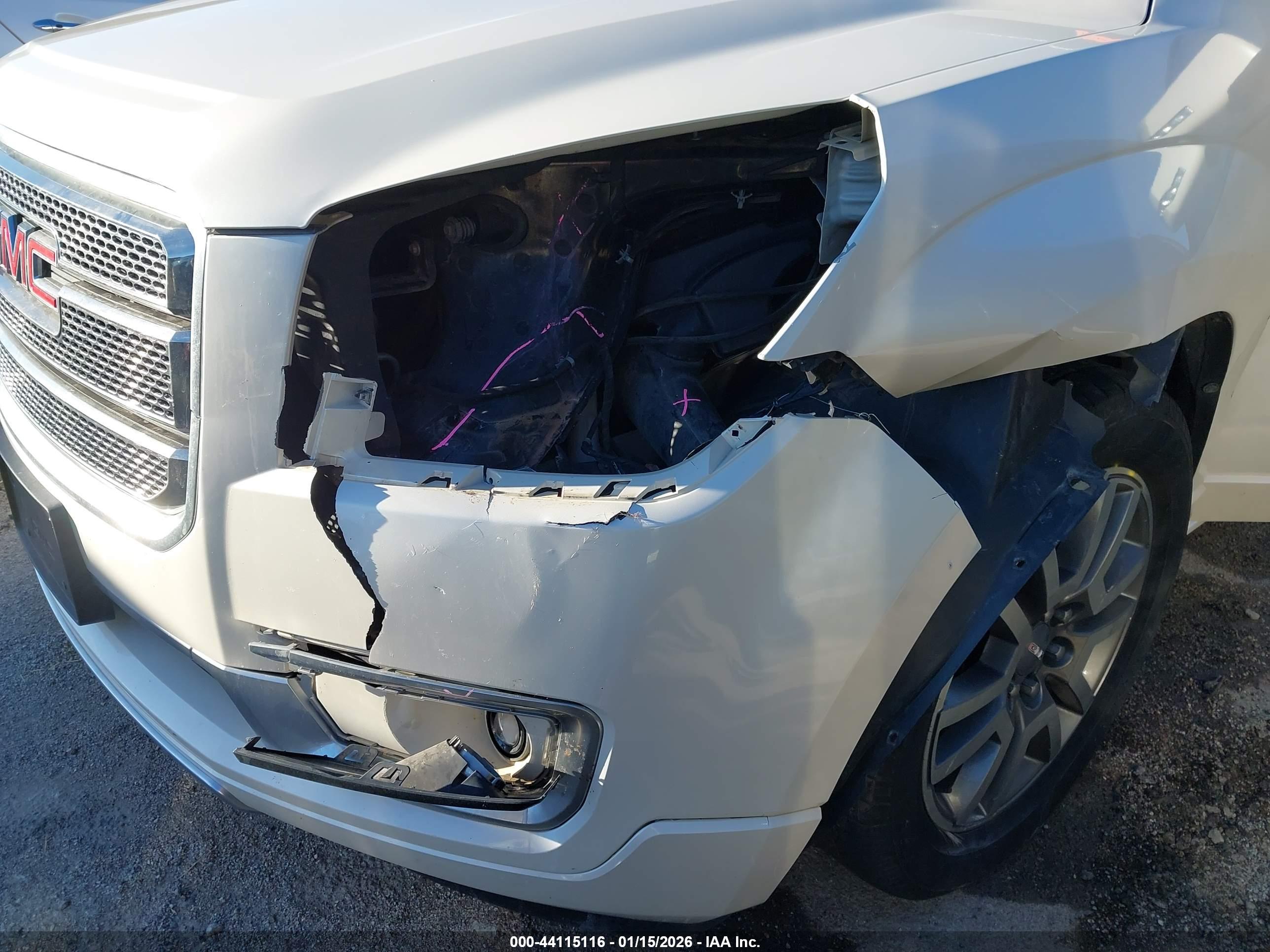 GMC ACADIA image 6
