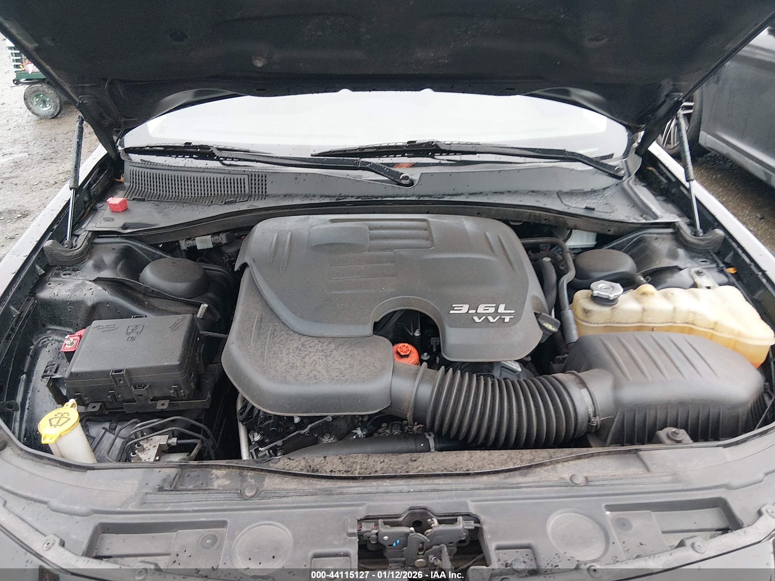 CHRYSLER 300 image 10