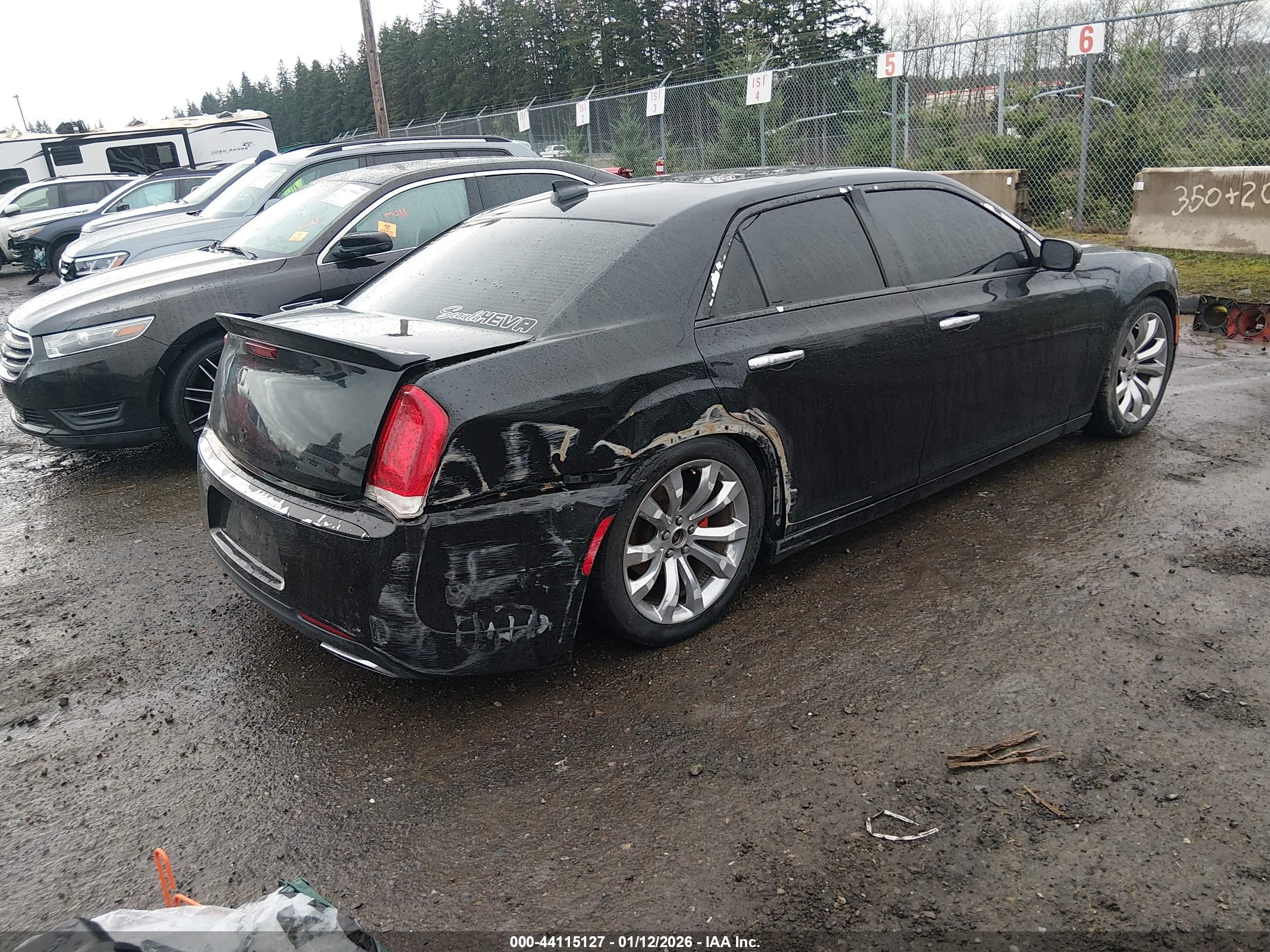 CHRYSLER 300 image 4