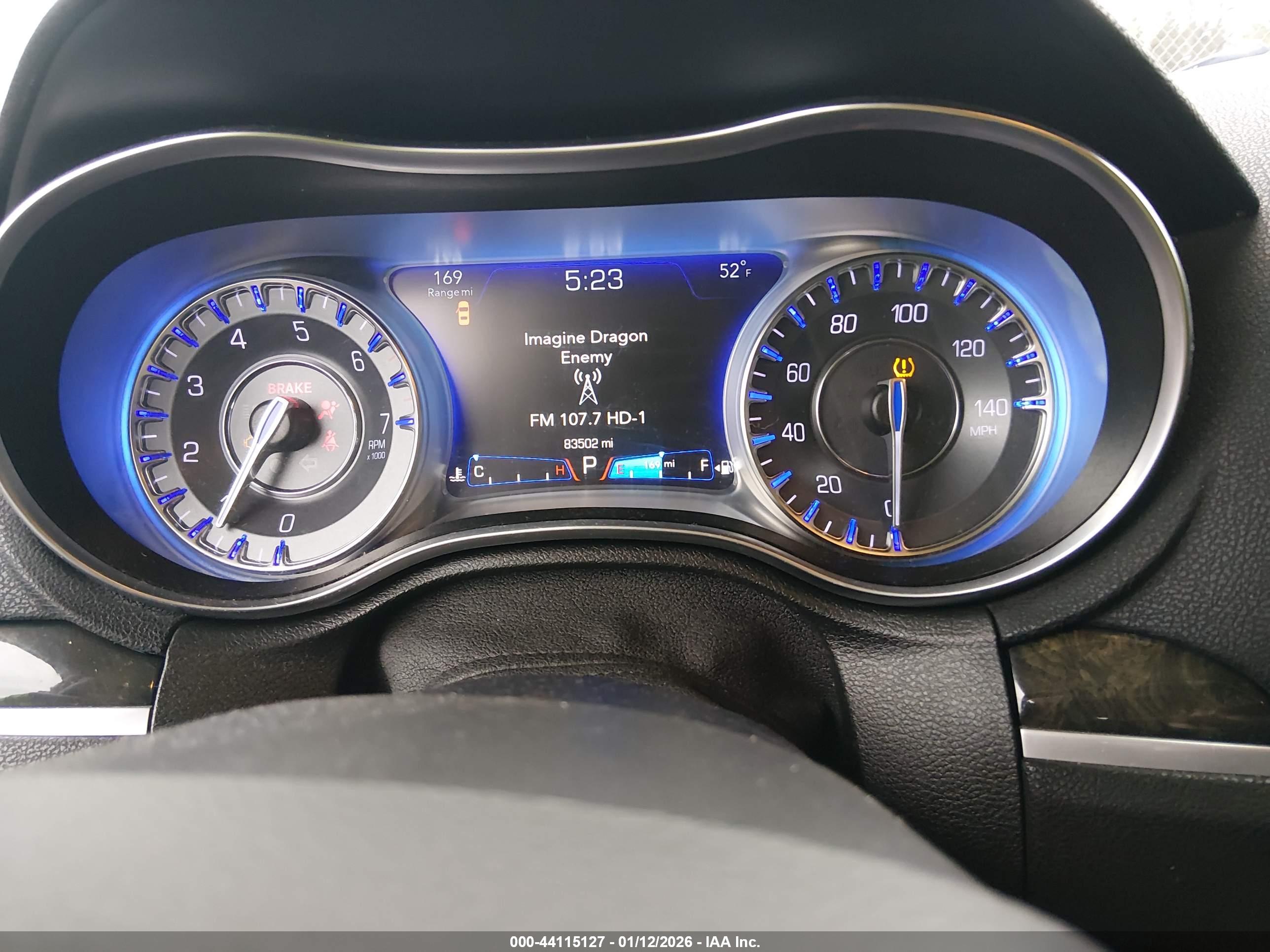 CHRYSLER 300 image 7