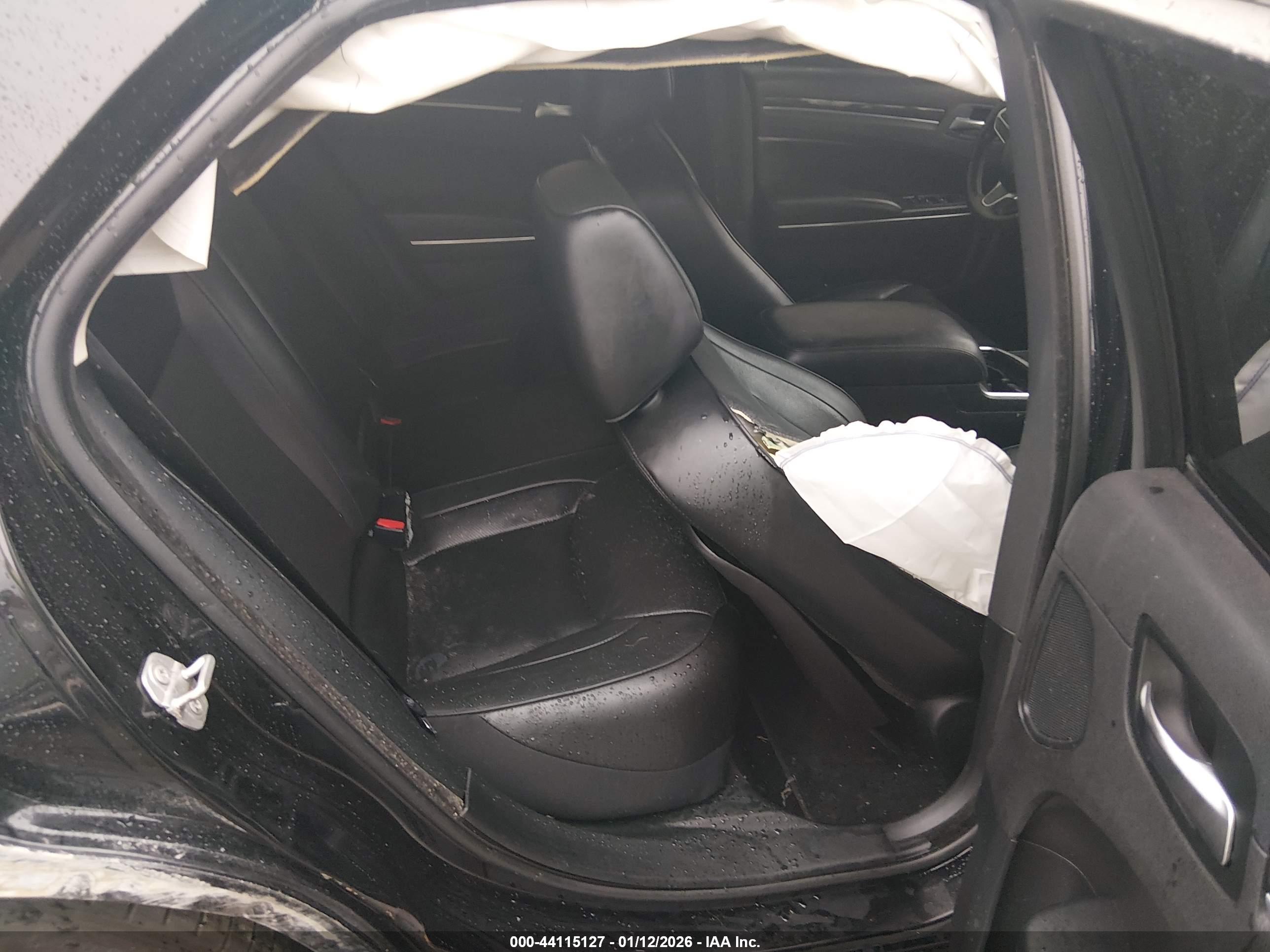 CHRYSLER 300 image 8