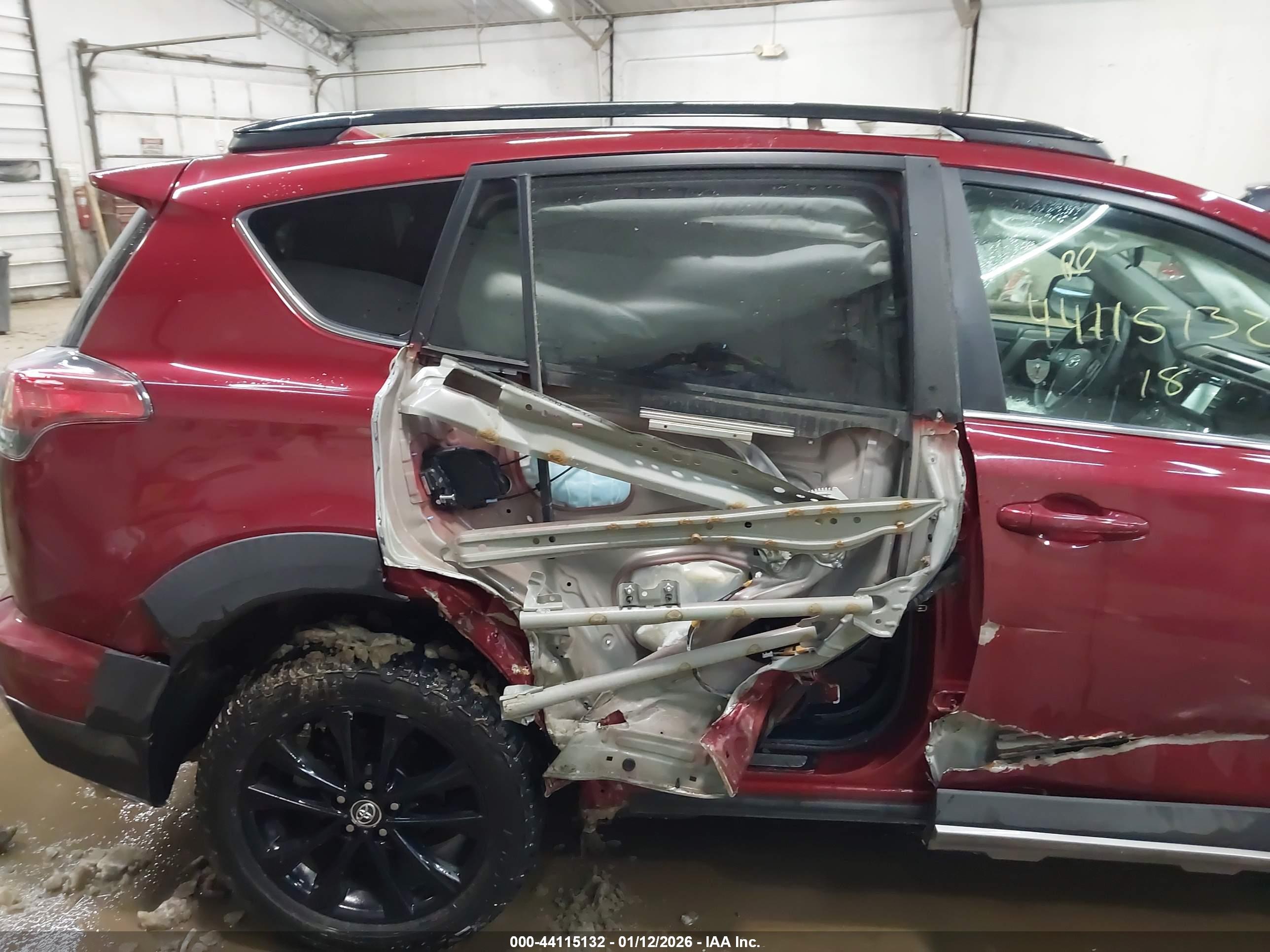 TOYOTA RAV4 image 6