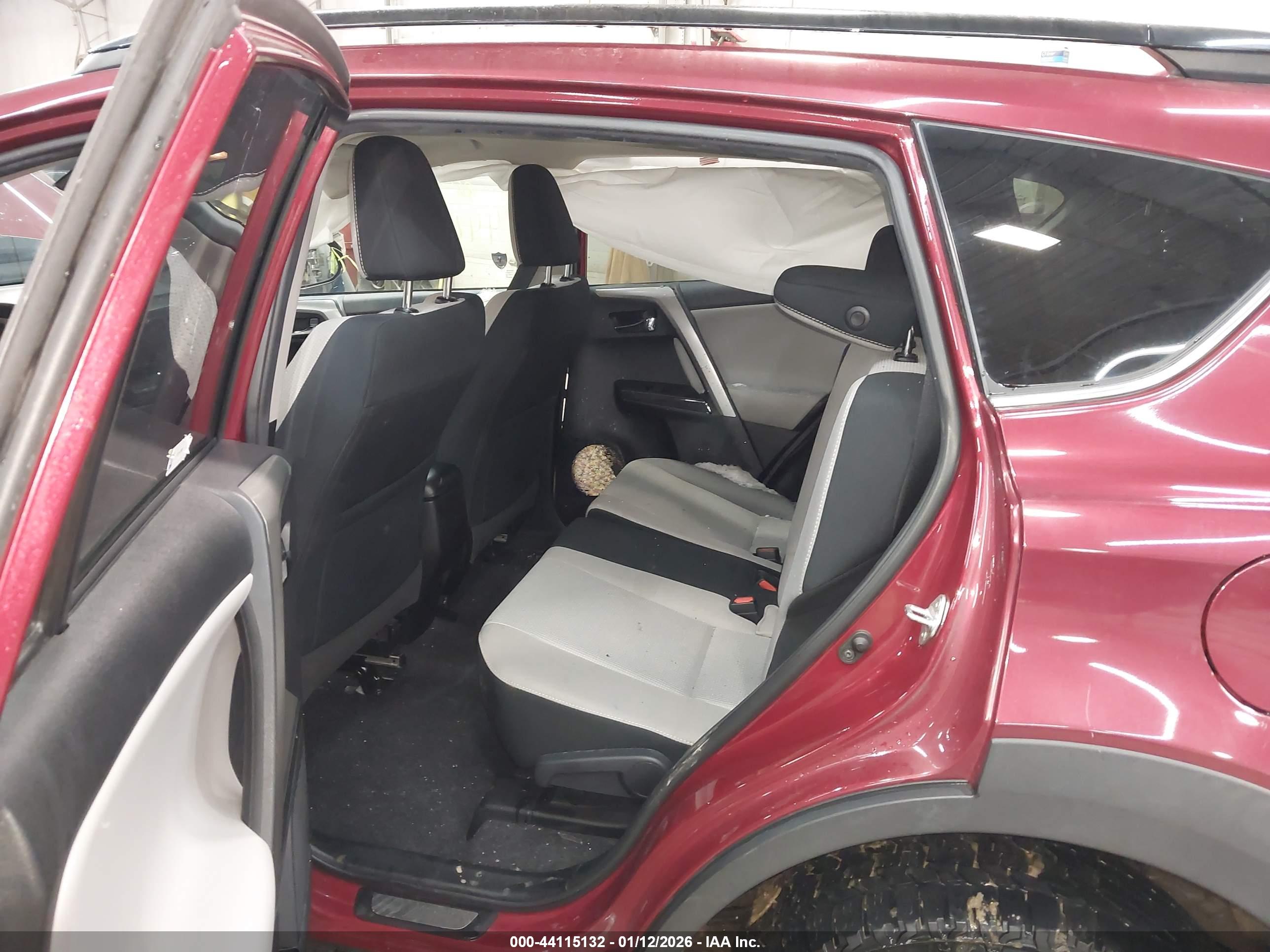 TOYOTA RAV4 image 8