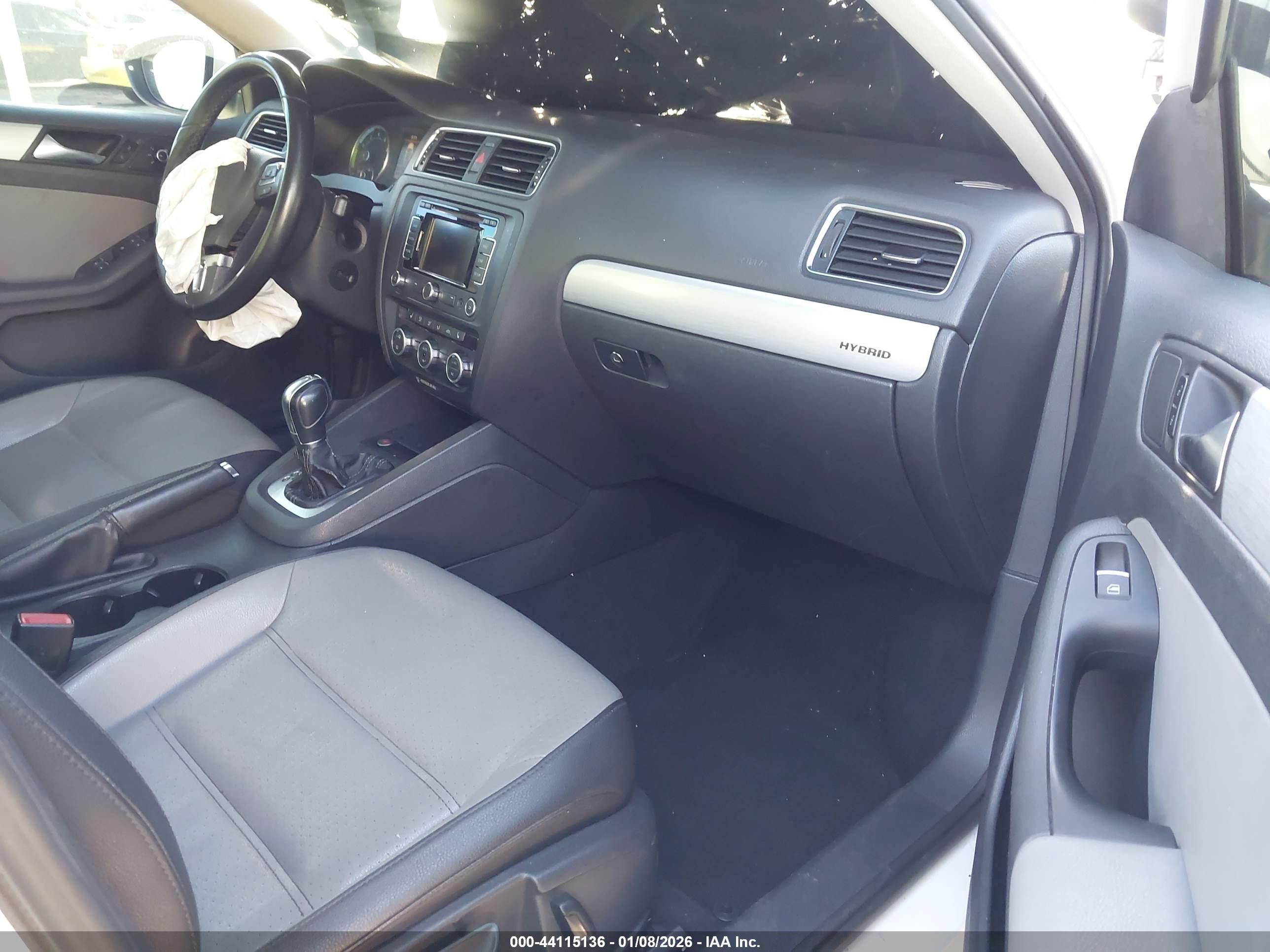 VOLKSWAGEN JETTA image 5
