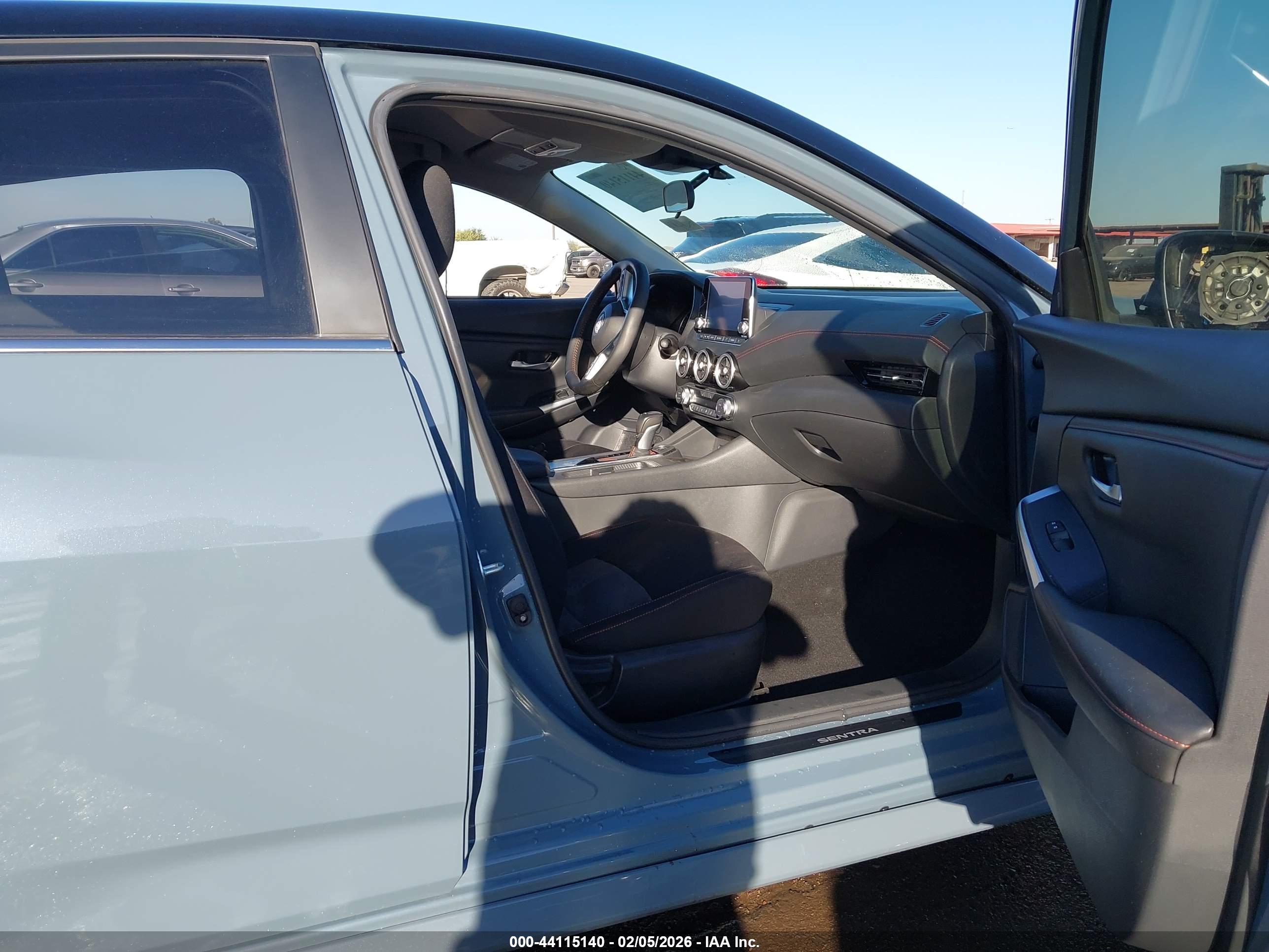 NISSAN SENTRA image 5