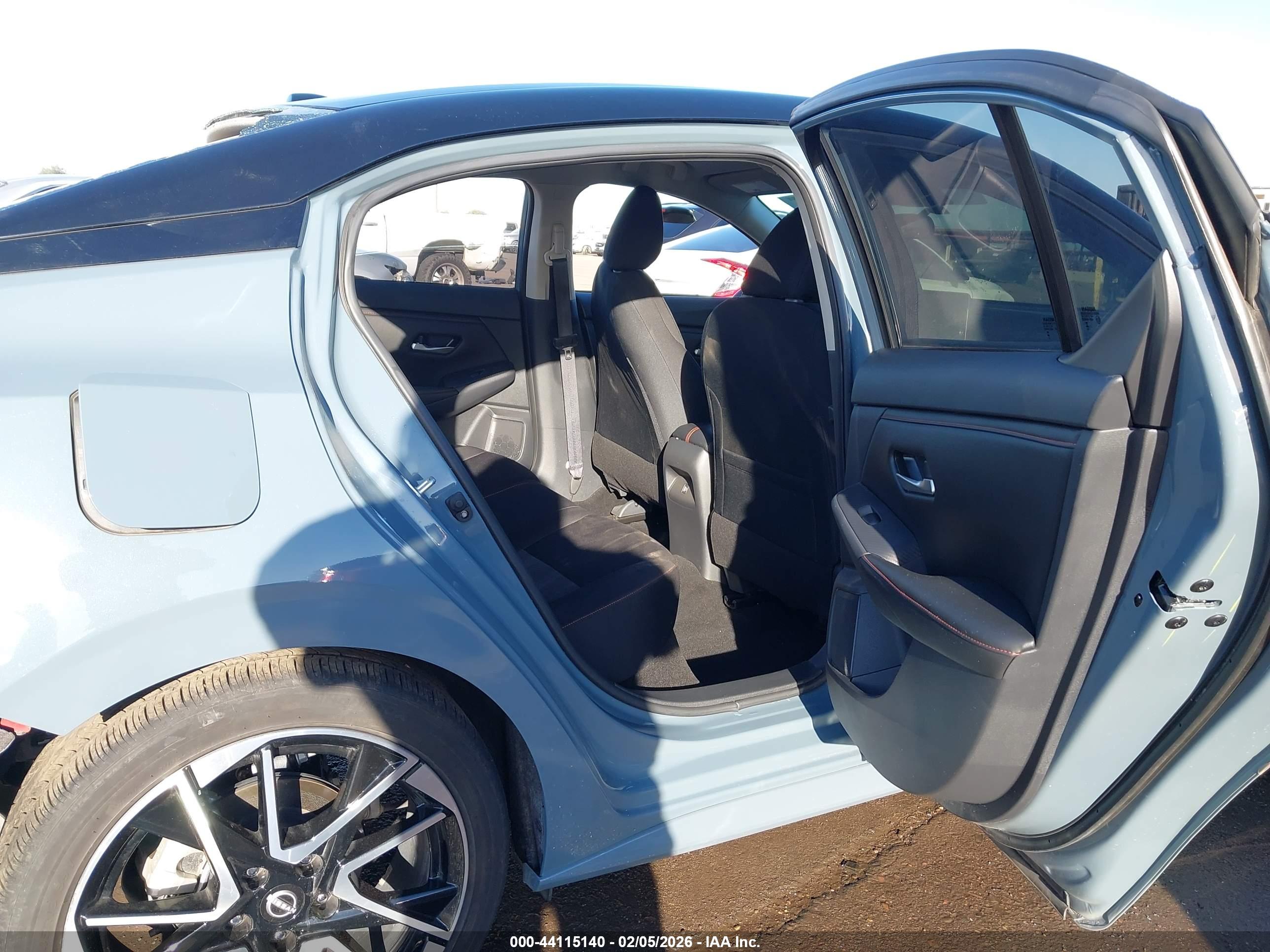 NISSAN SENTRA image 8