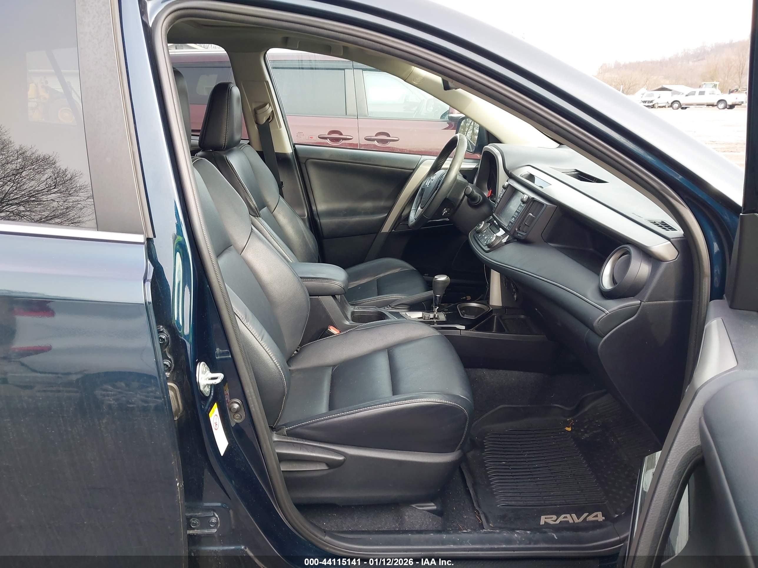 TOYOTA RAV4 image 5