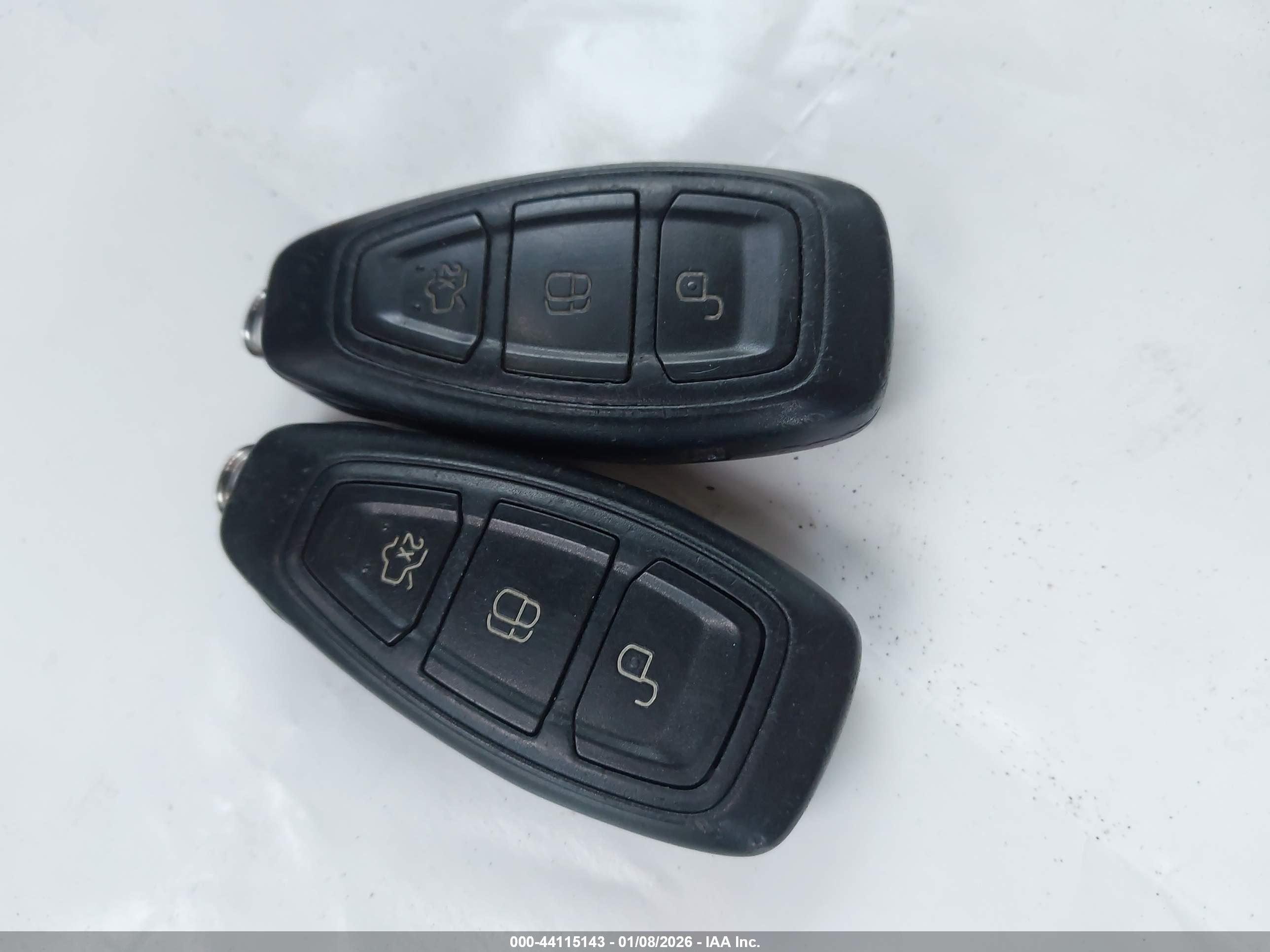 FORD C-MAX image 11