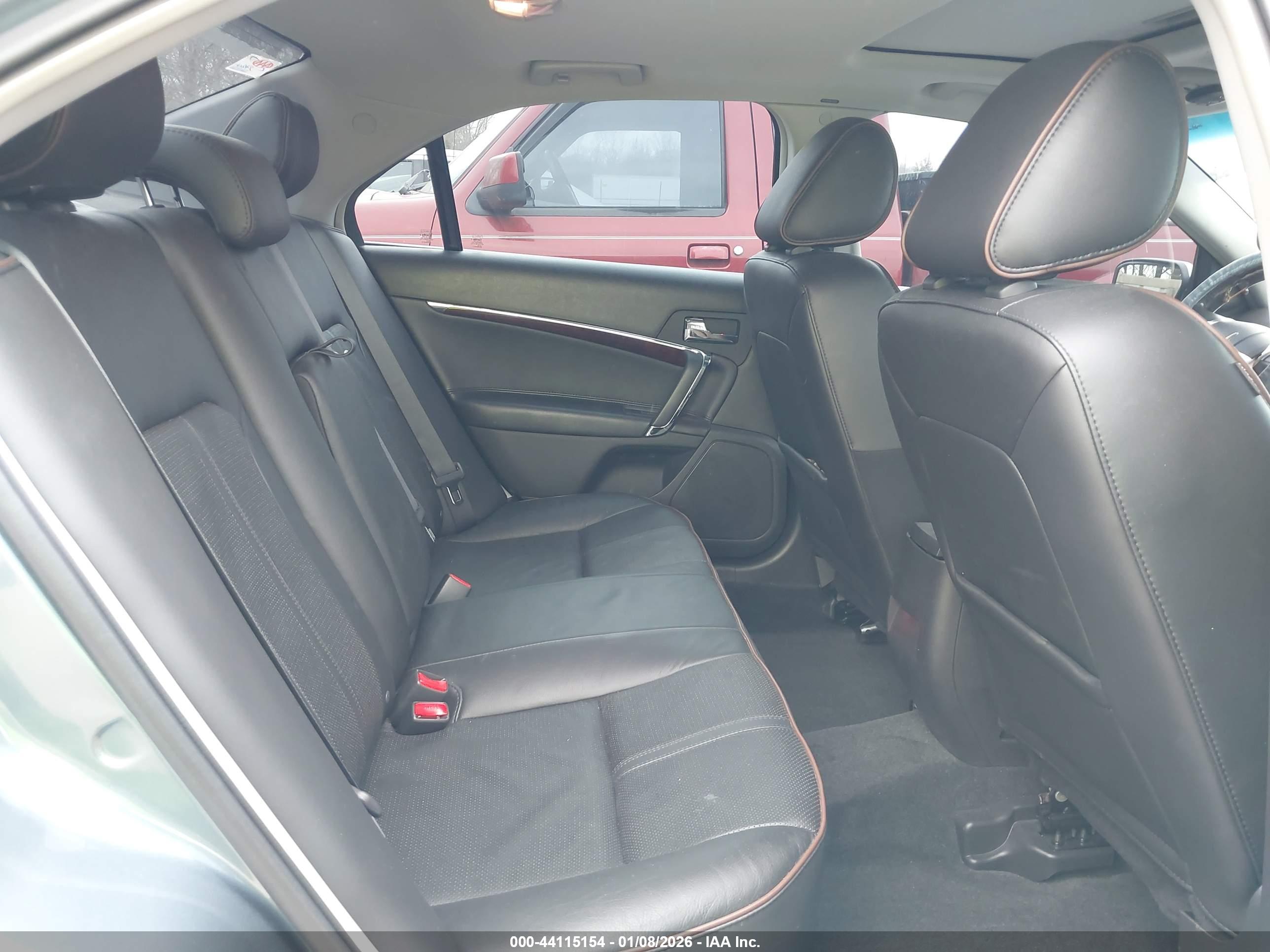 LINCOLN MKZ image 8