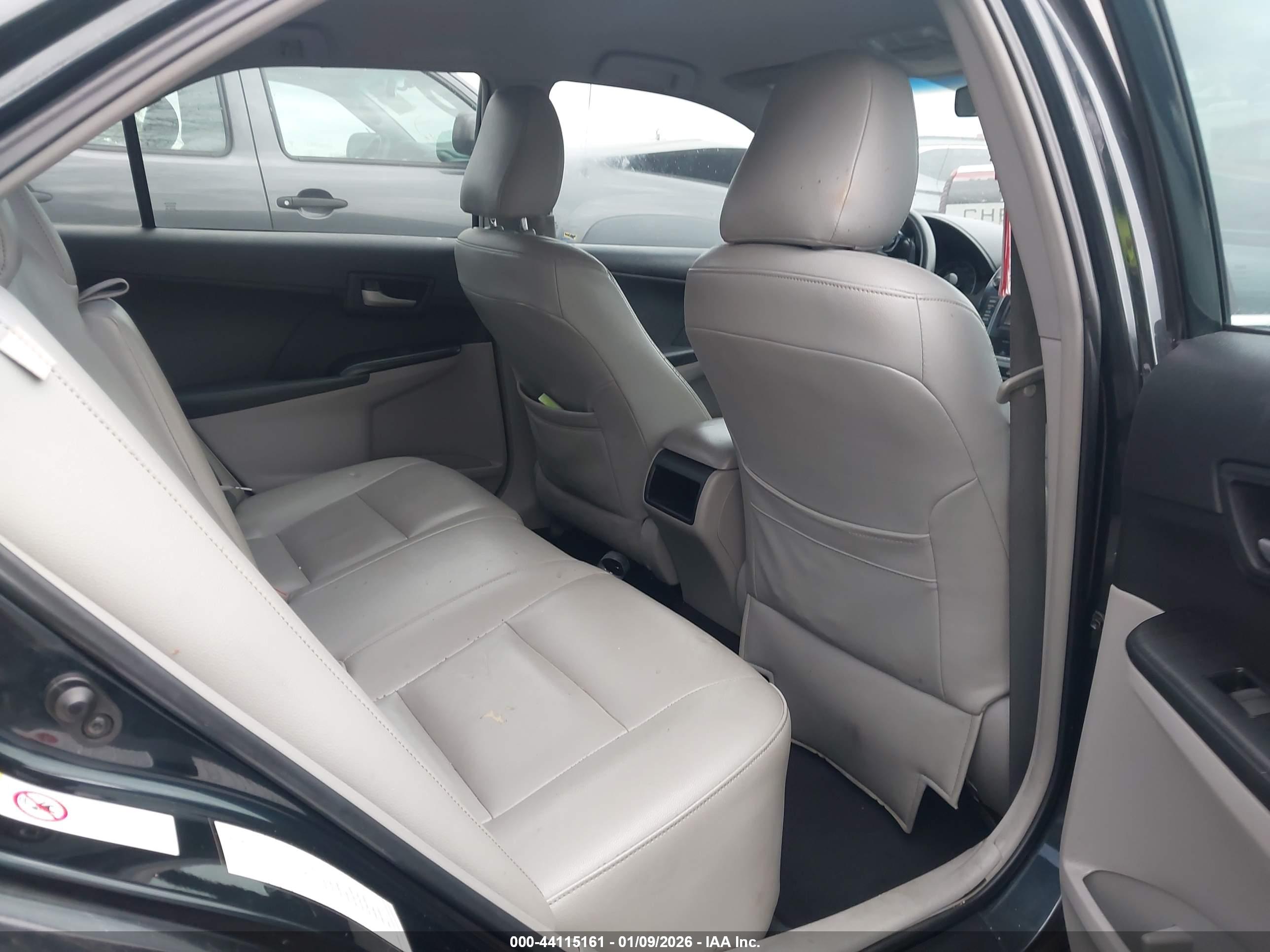 TOYOTA CAMRY image 8