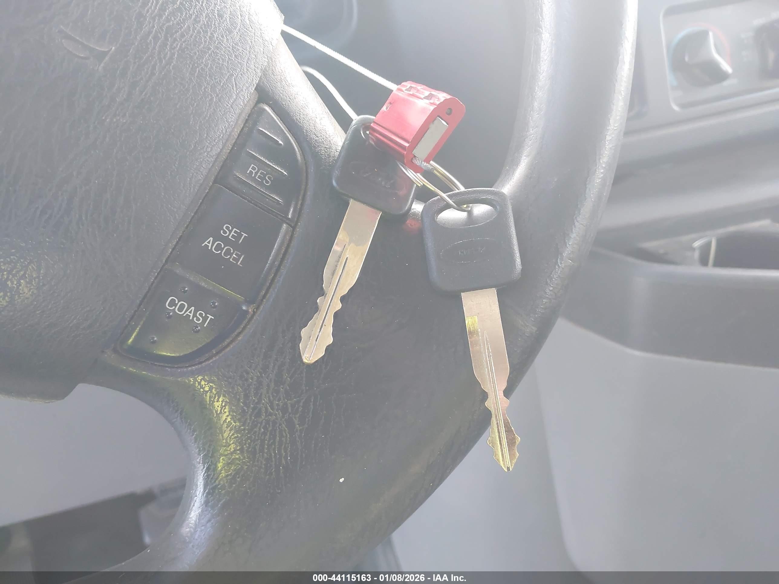 FORD E-250 image 11