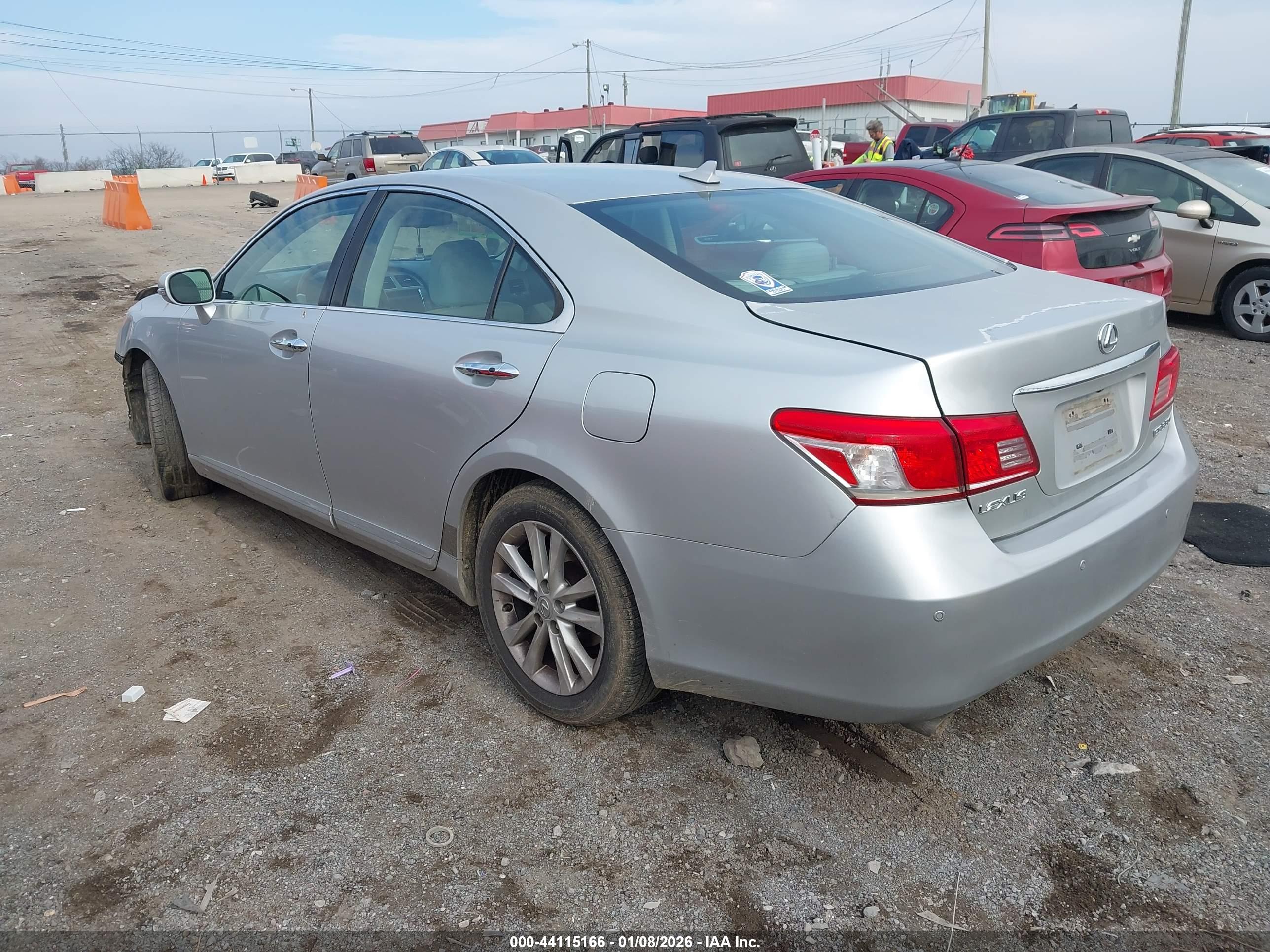 LEXUS ES image 3