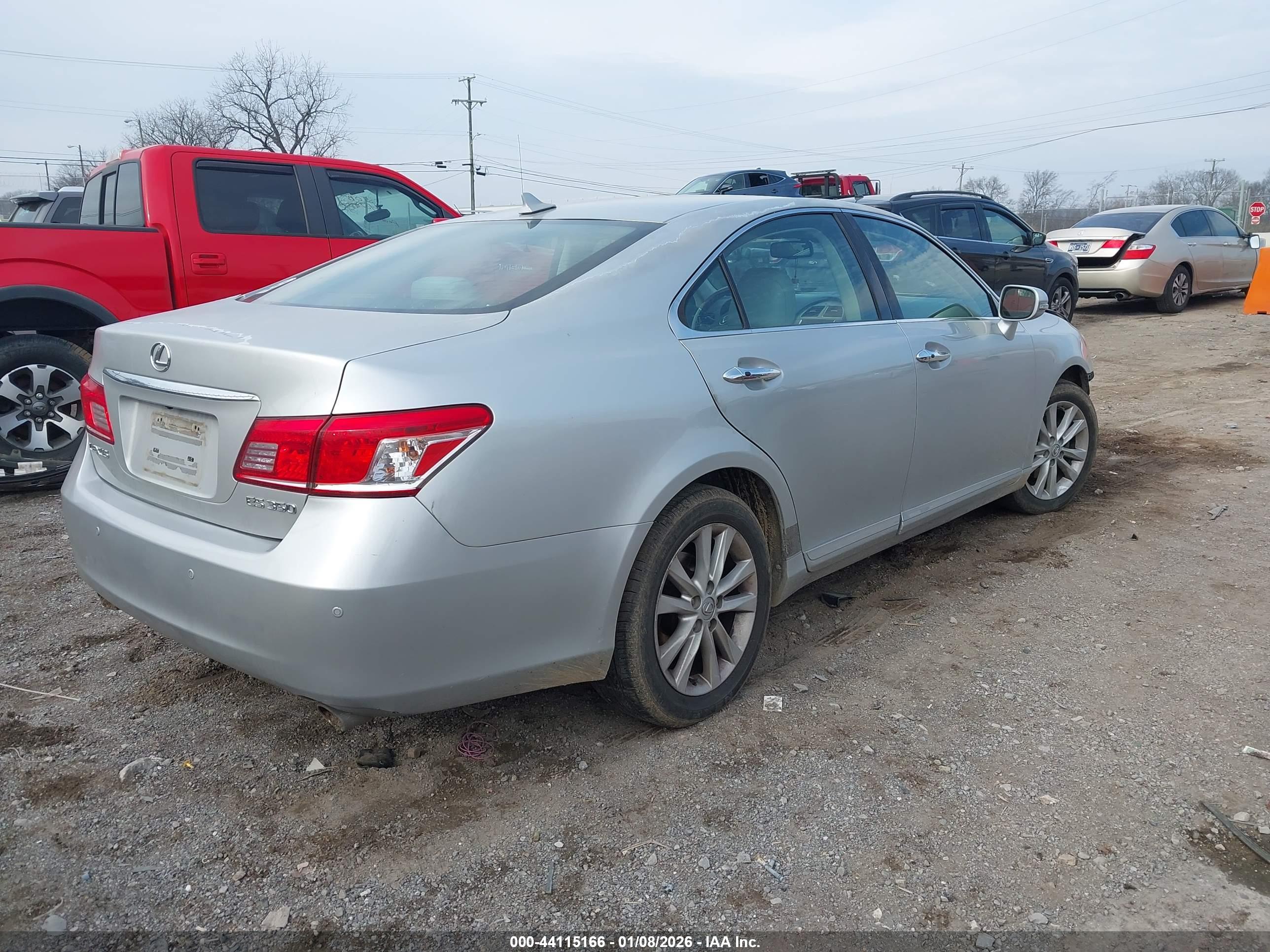 LEXUS ES image 4