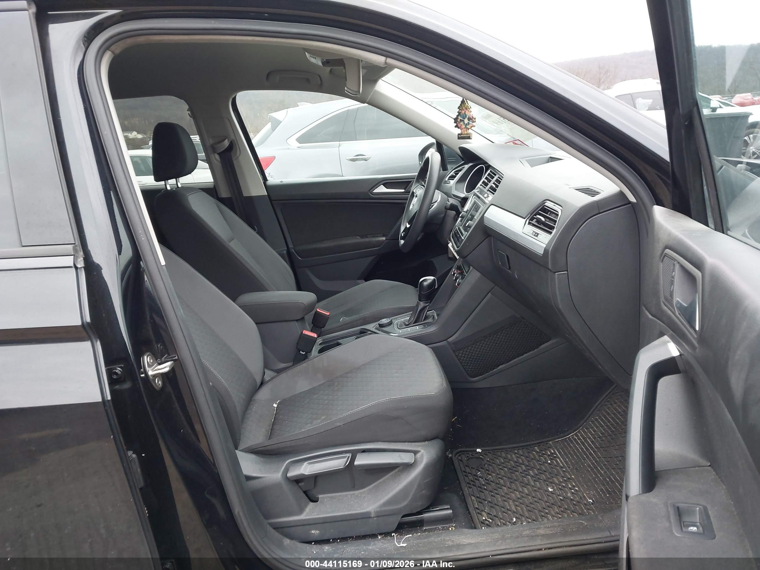 VOLKSWAGEN TIGUAN image 5
