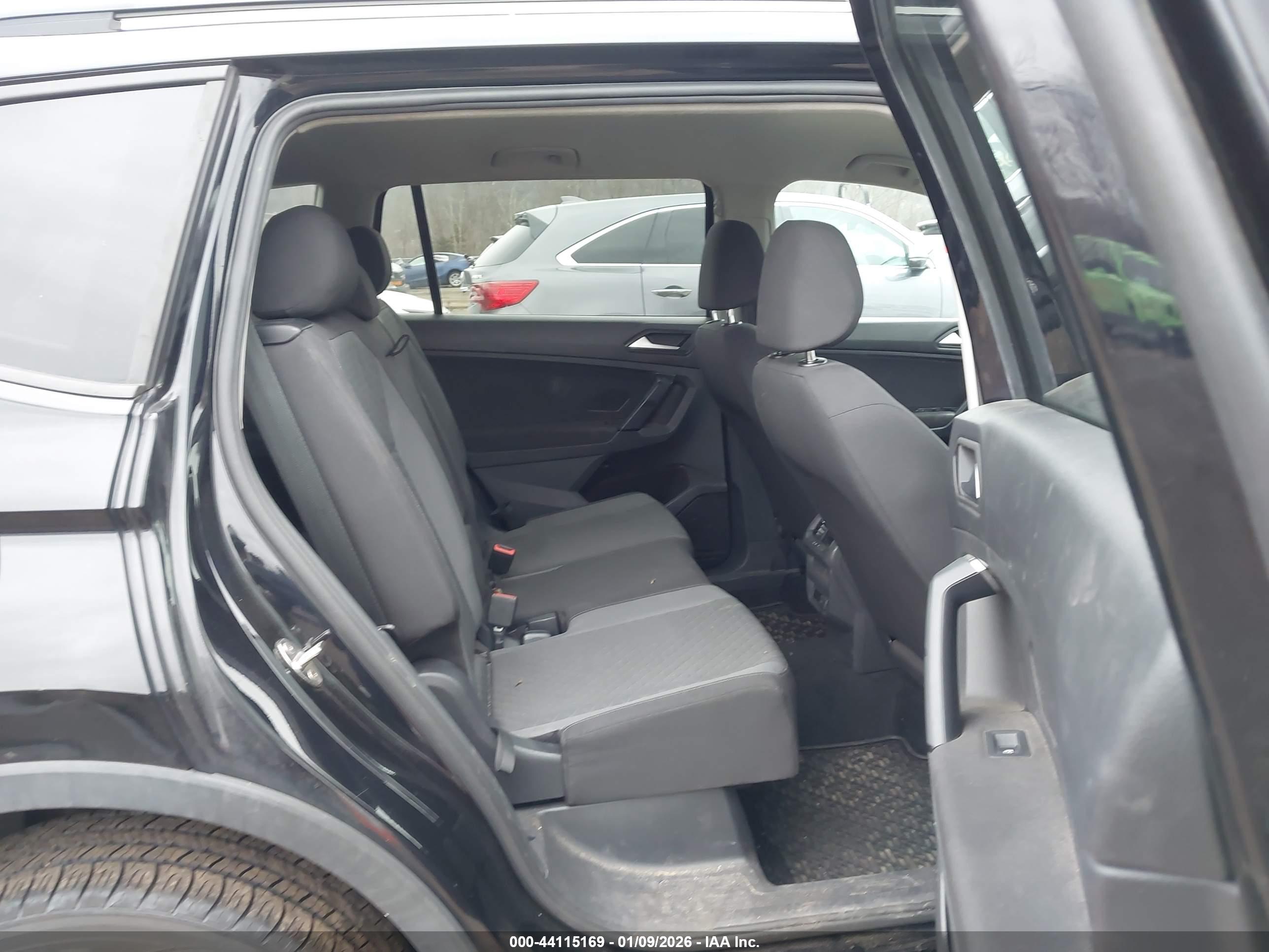 VOLKSWAGEN TIGUAN image 8