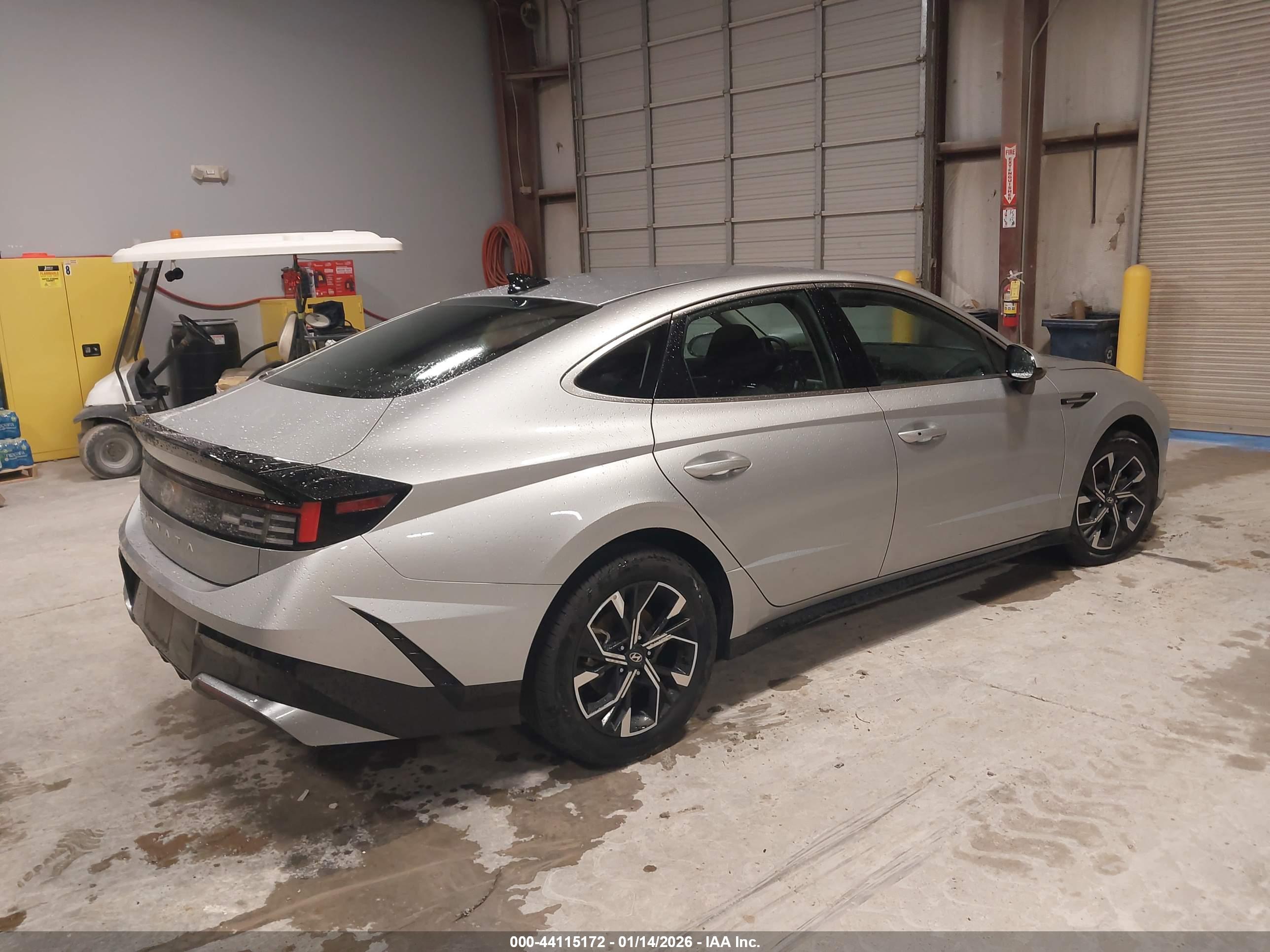 HYUNDAI SONATA image 4