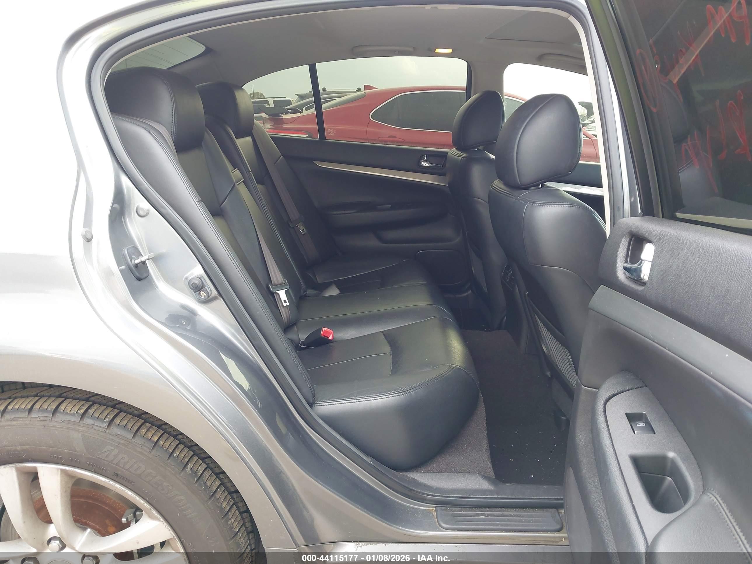INFINITI G37X image 8