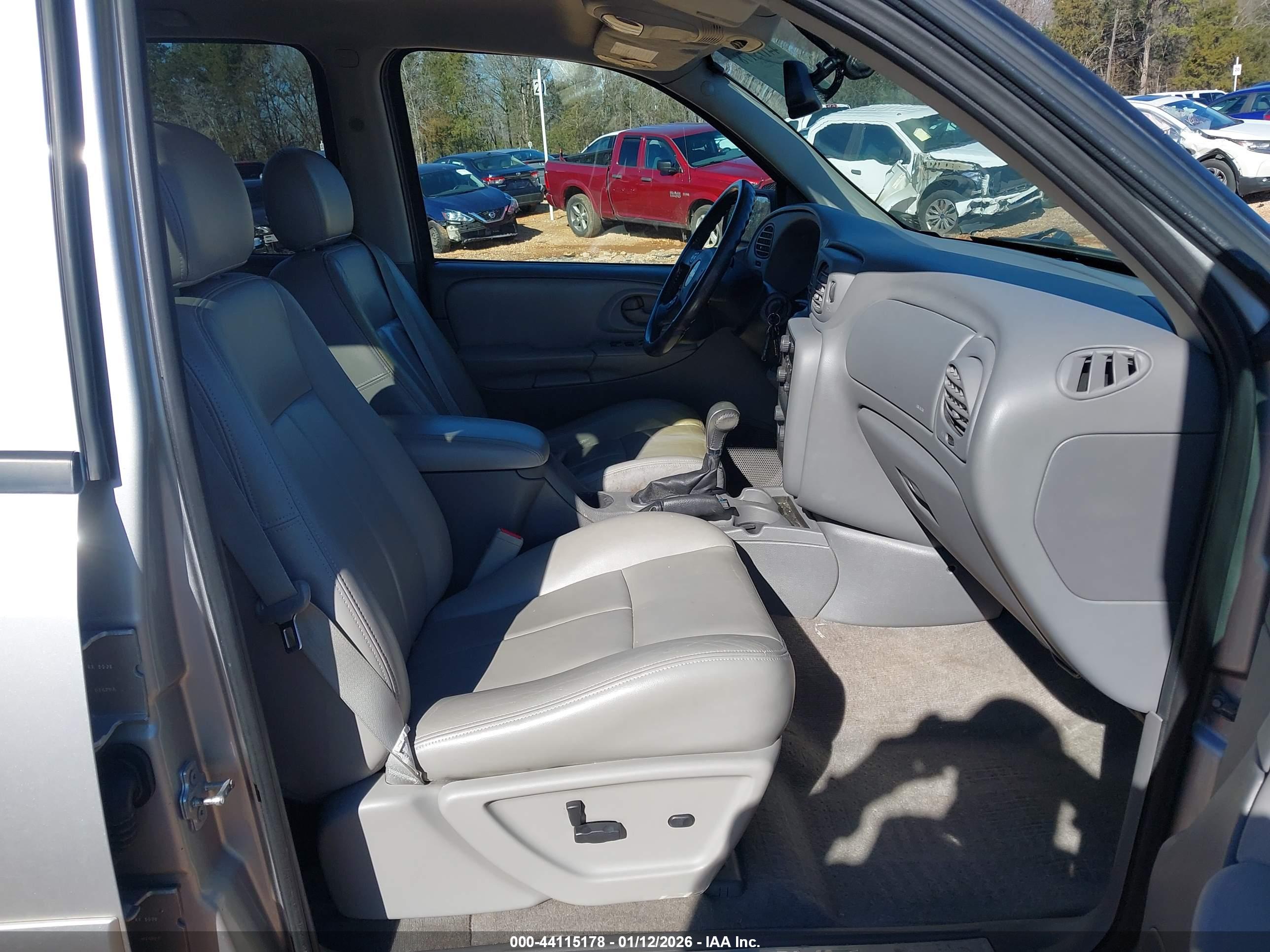CHEVROLET TRAILBLAZER image 5