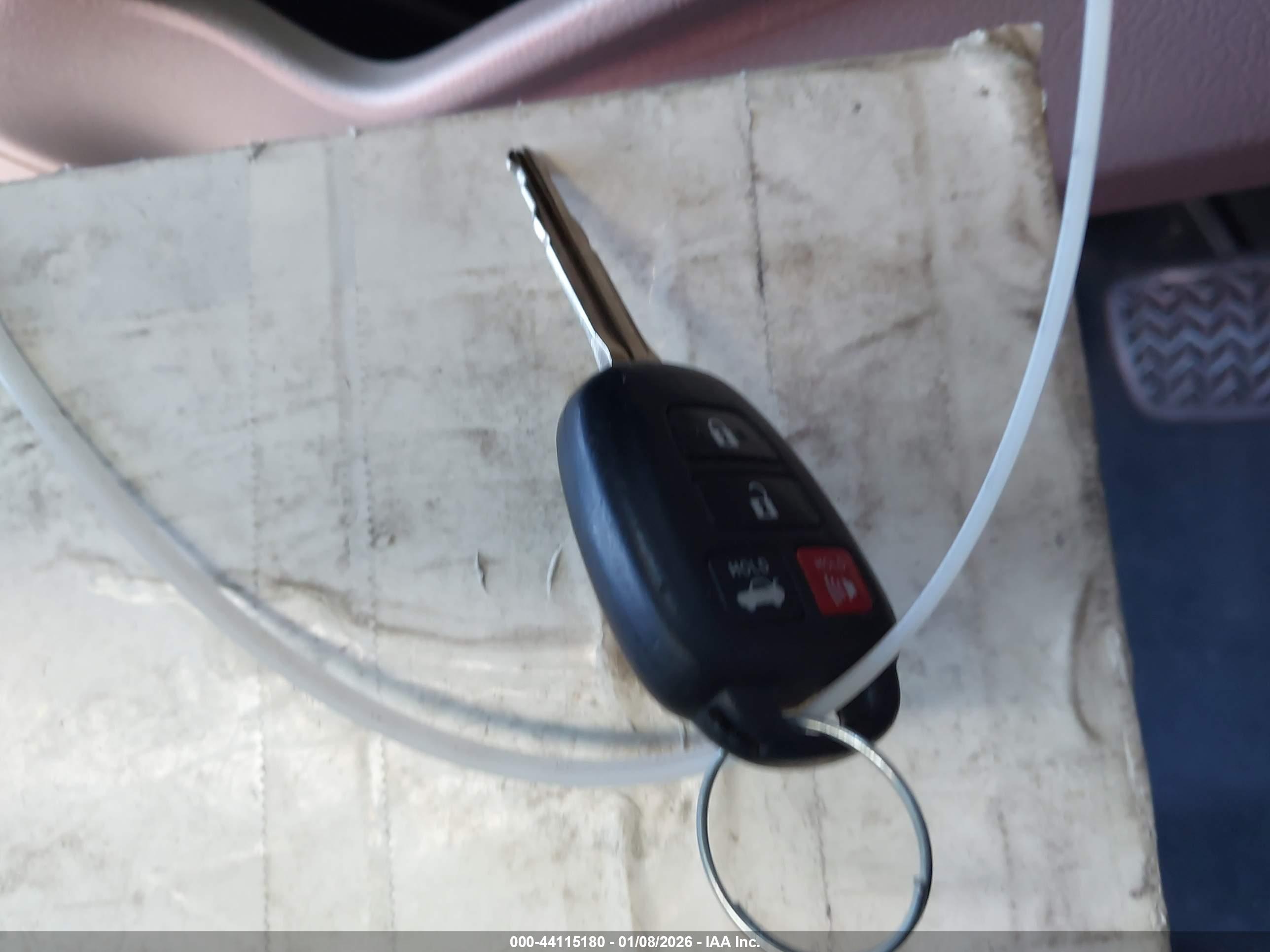 TOYOTA CAMRY image 11