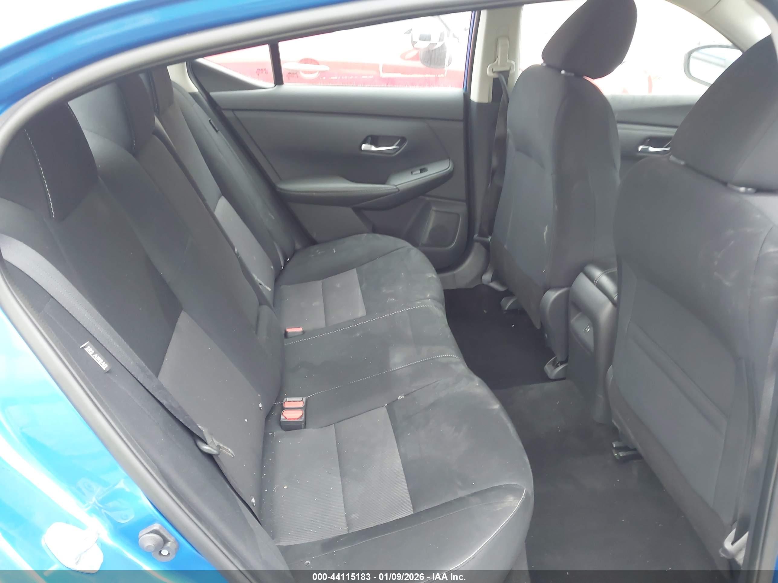 NISSAN SENTRA image 8