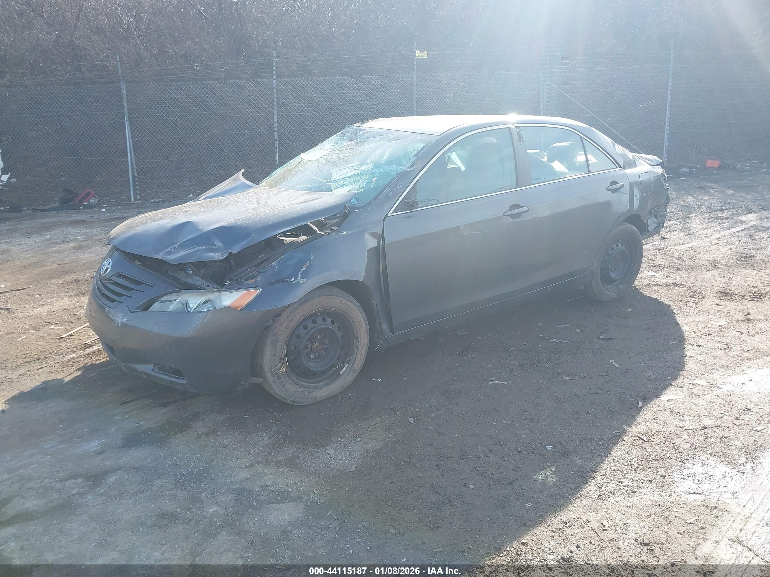 TOYOTA CAMRY image 2