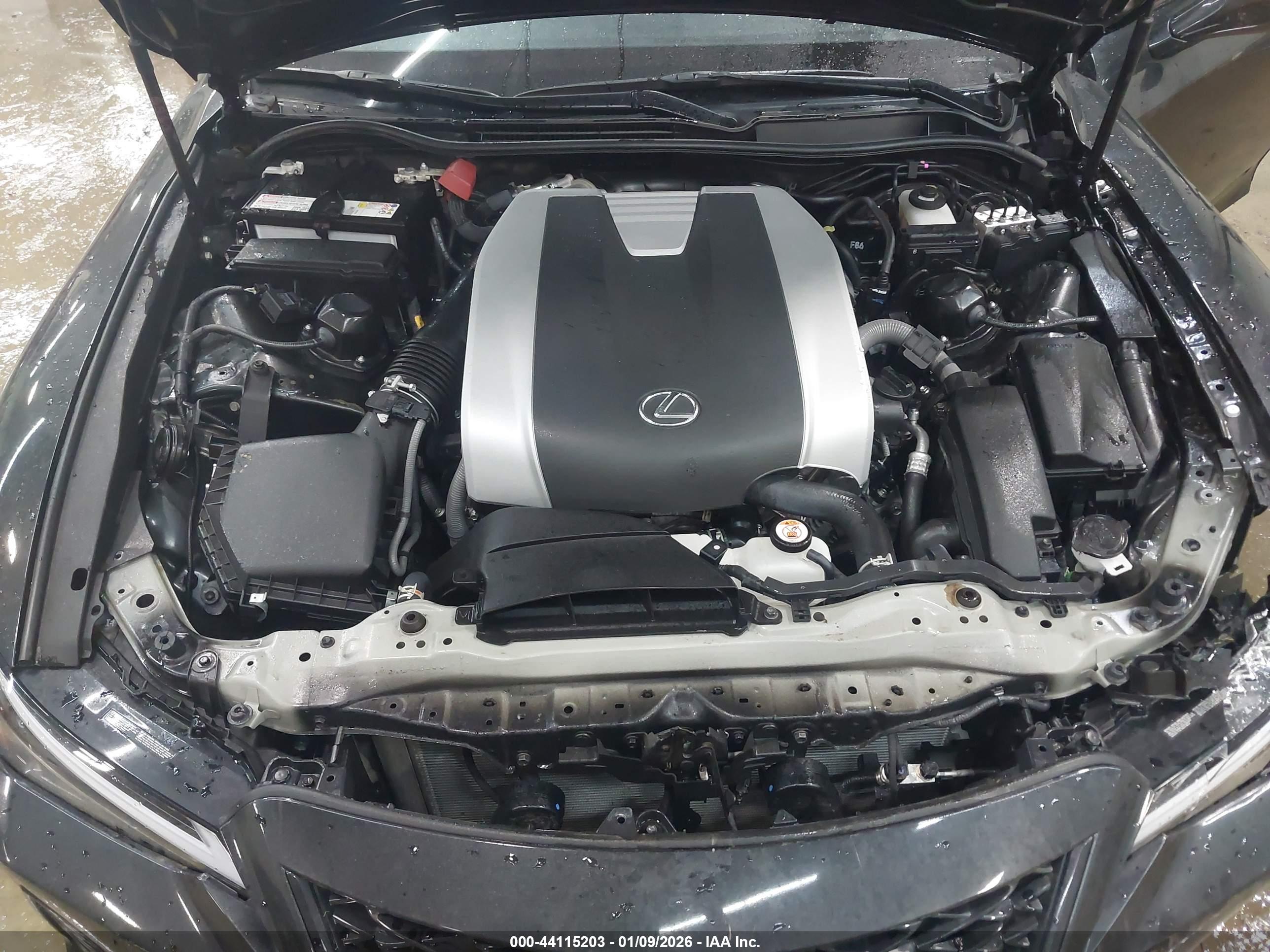LEXUS IS image 10
