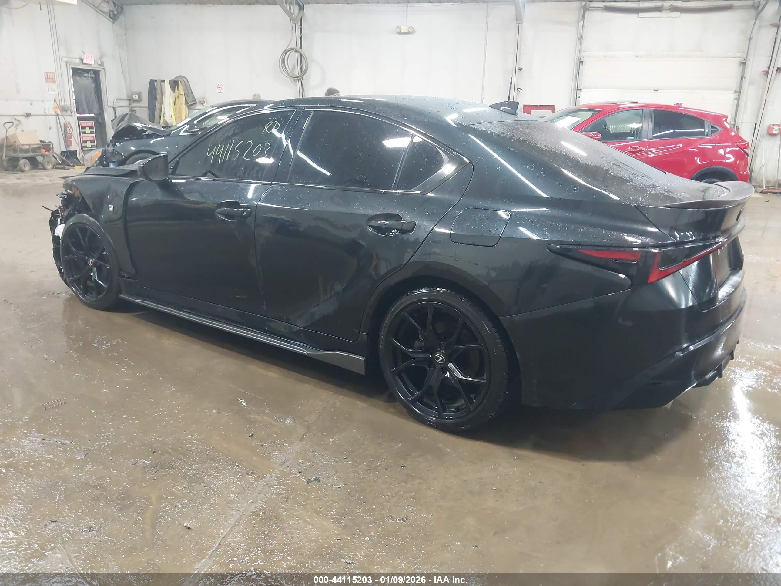 LEXUS IS image 3