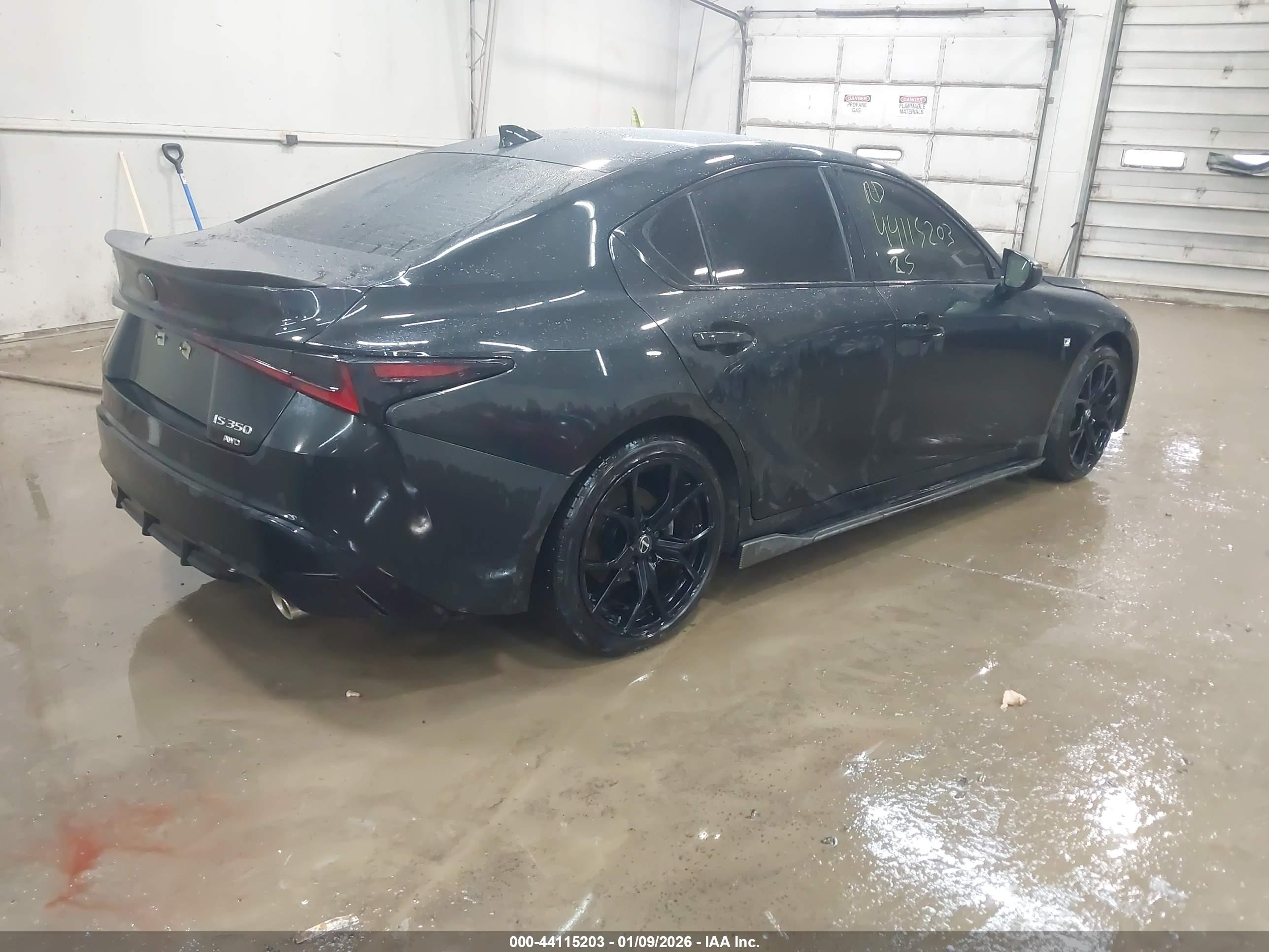 LEXUS IS image 4