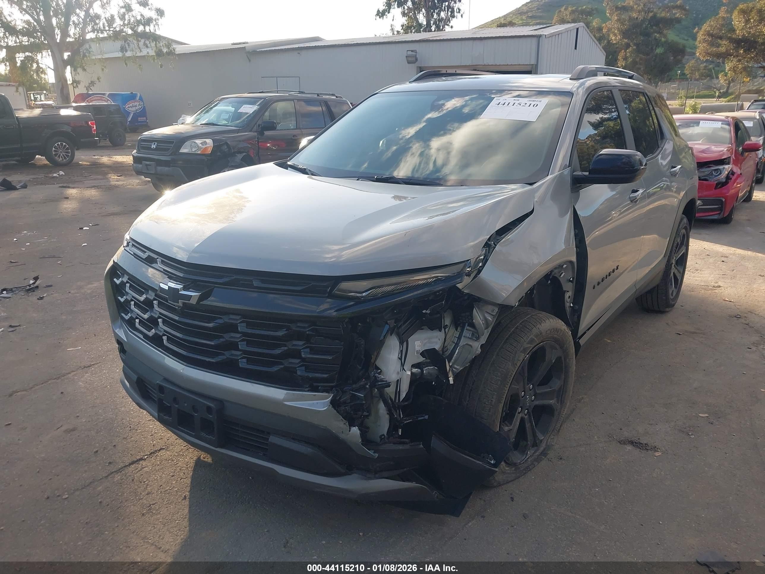 CHEVROLET EQUINOX image 2