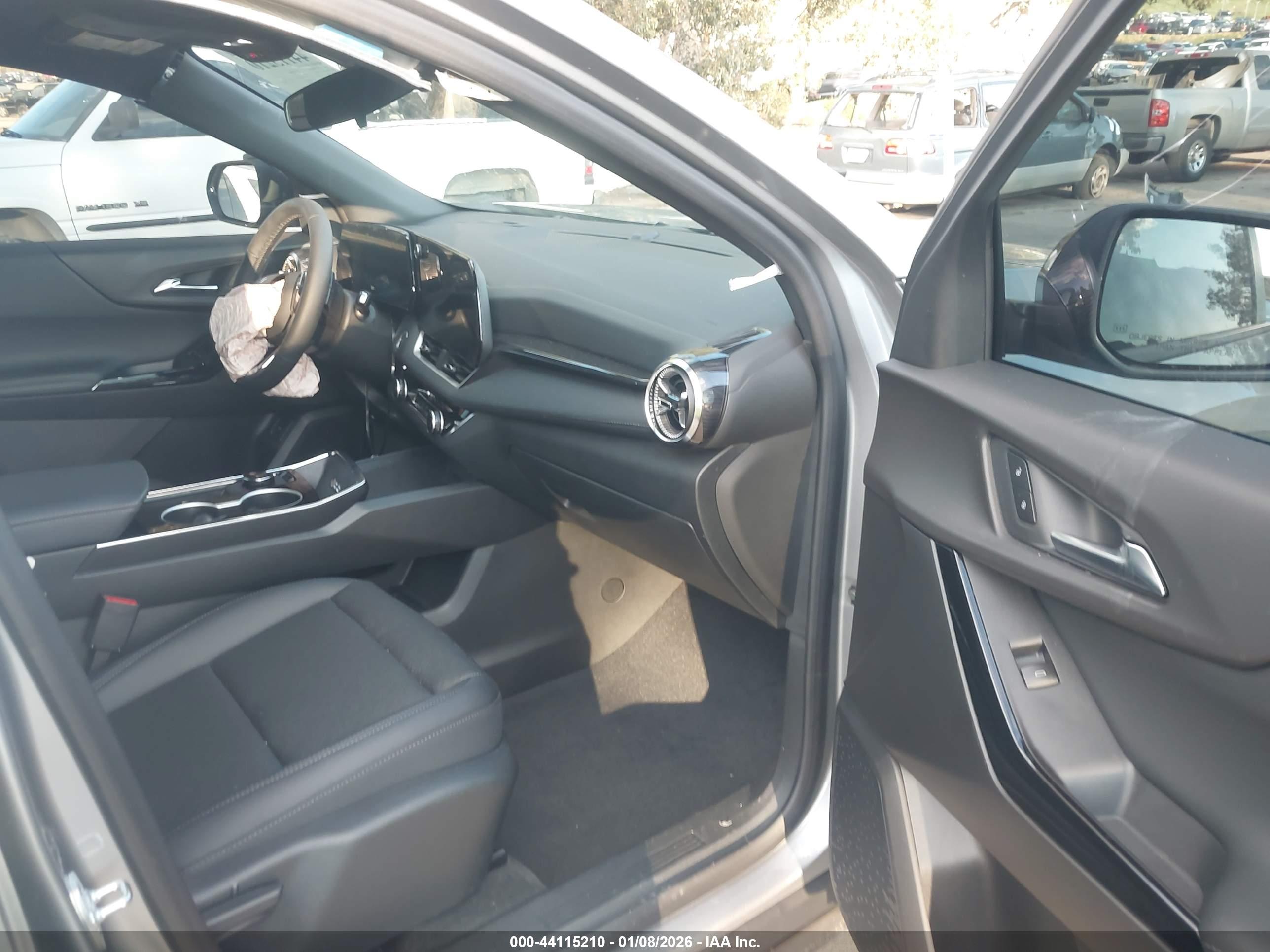 CHEVROLET EQUINOX image 5