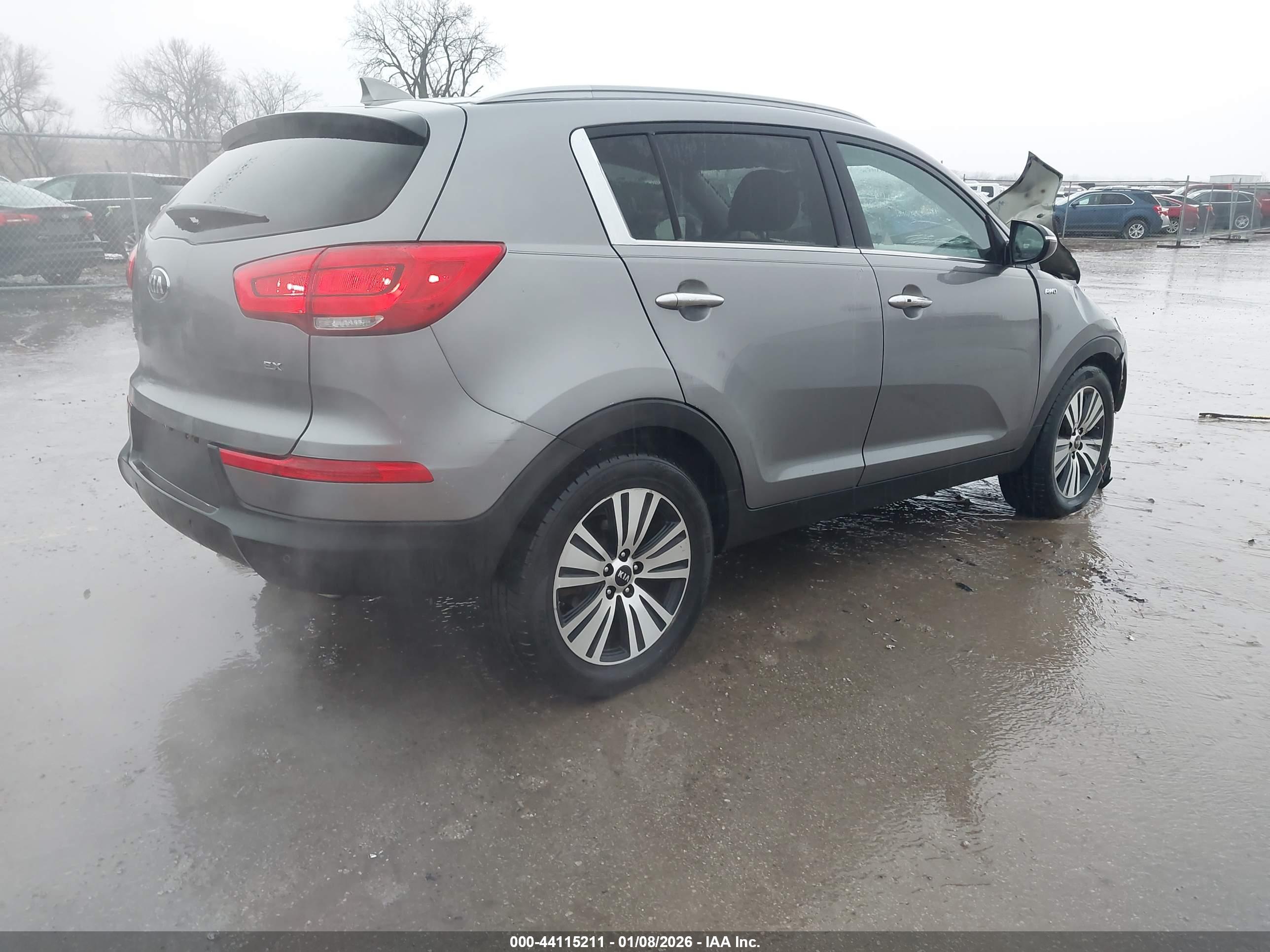 KIA SPORTAGE image 4