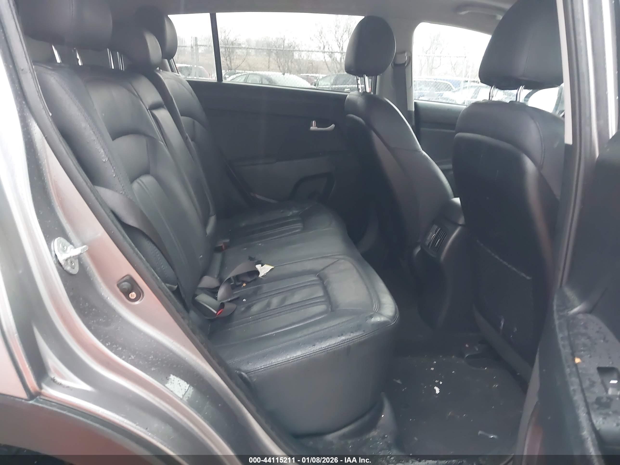 KIA SPORTAGE image 8